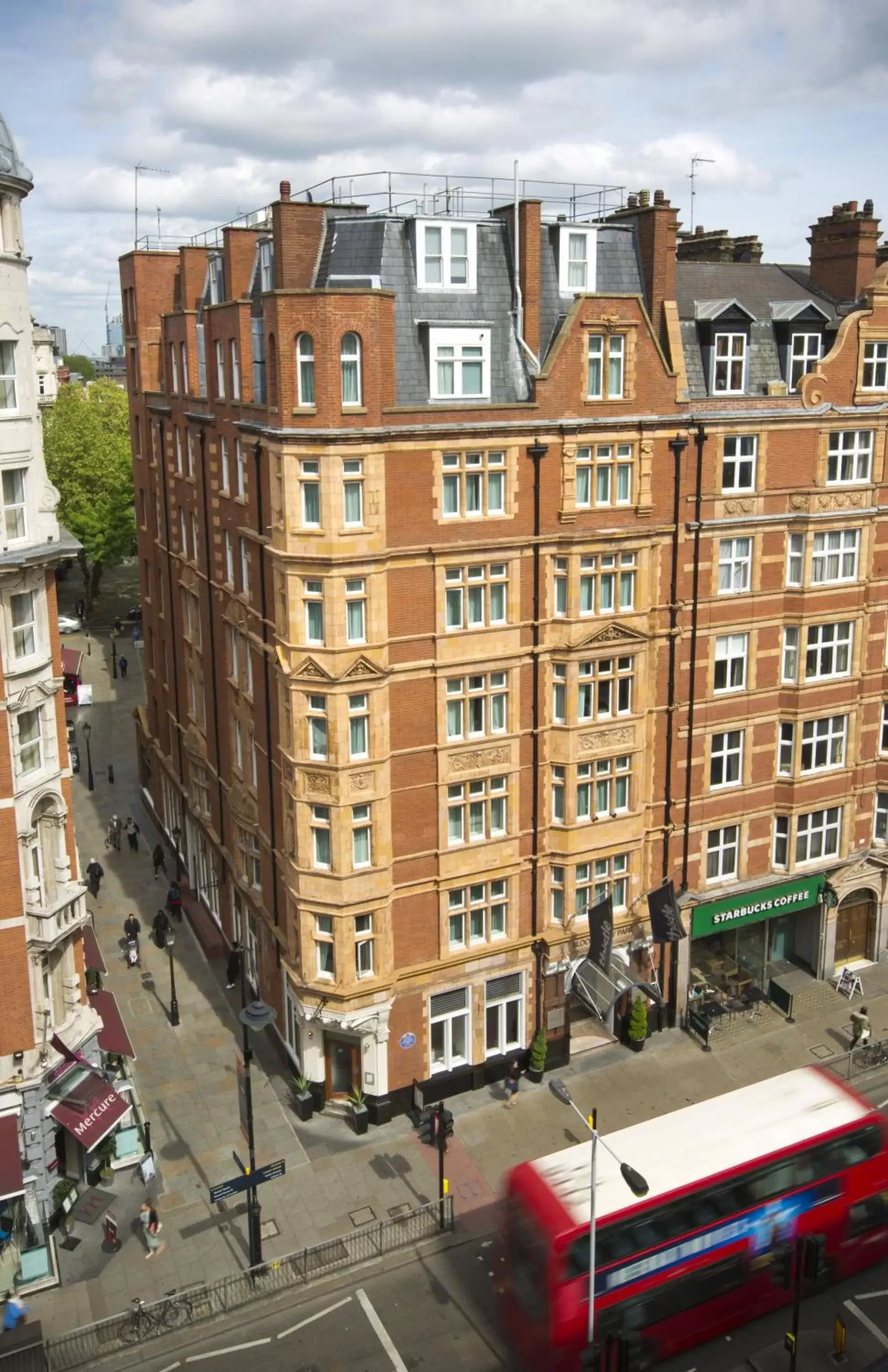 Facade/entrance in Thistle Bloomsbury Park