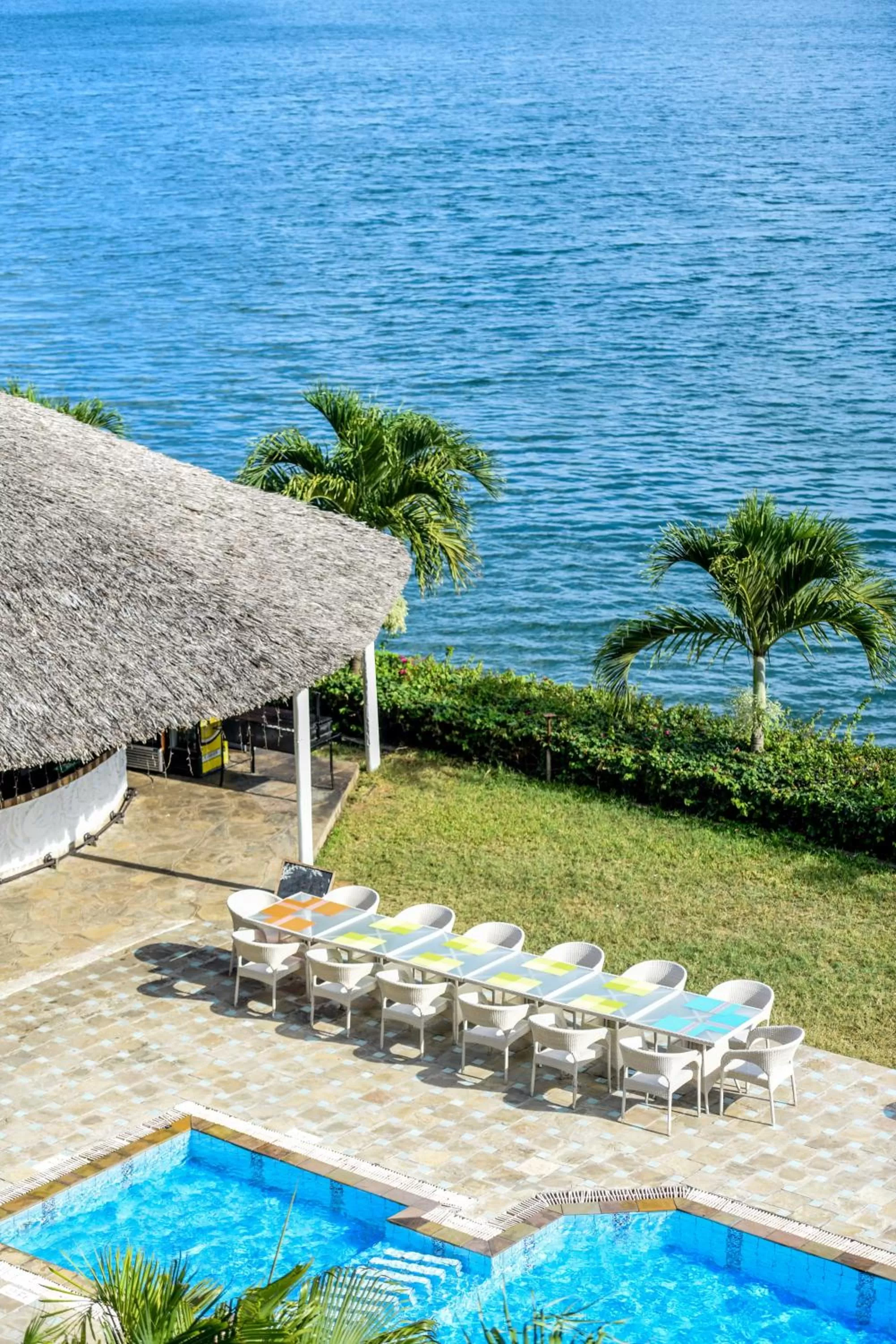 Swimming pool in CityBlue Creekside Hotel & Suites