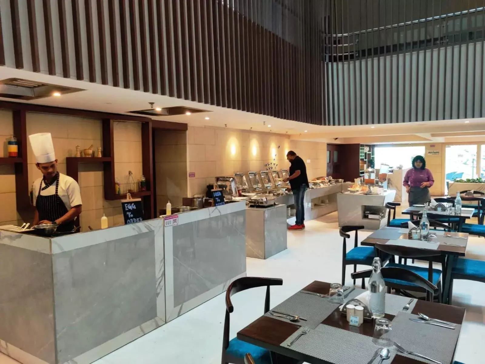Restaurant/places to eat in Royal Orchid Golden Suites Pune