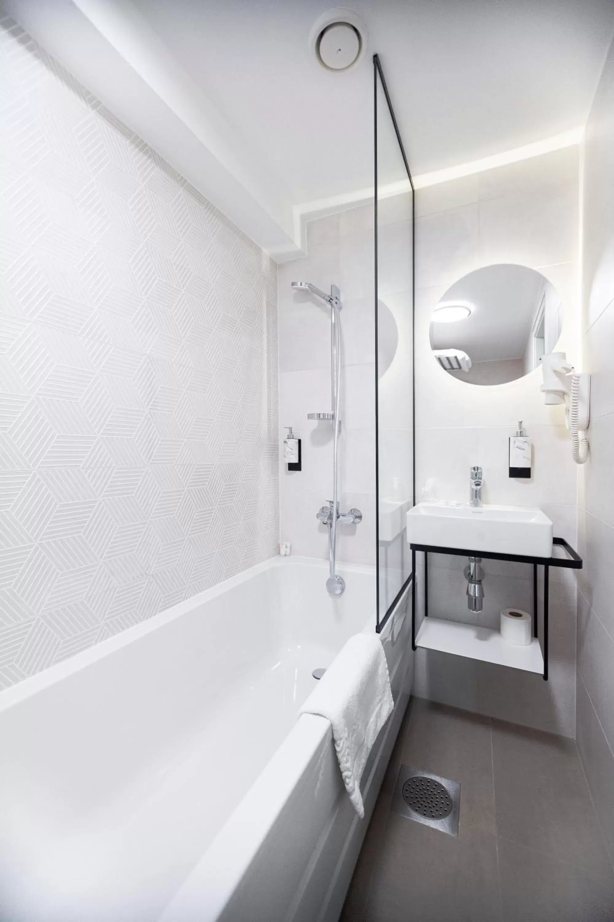 Shower, Bathroom in Rija Old Town Hotel