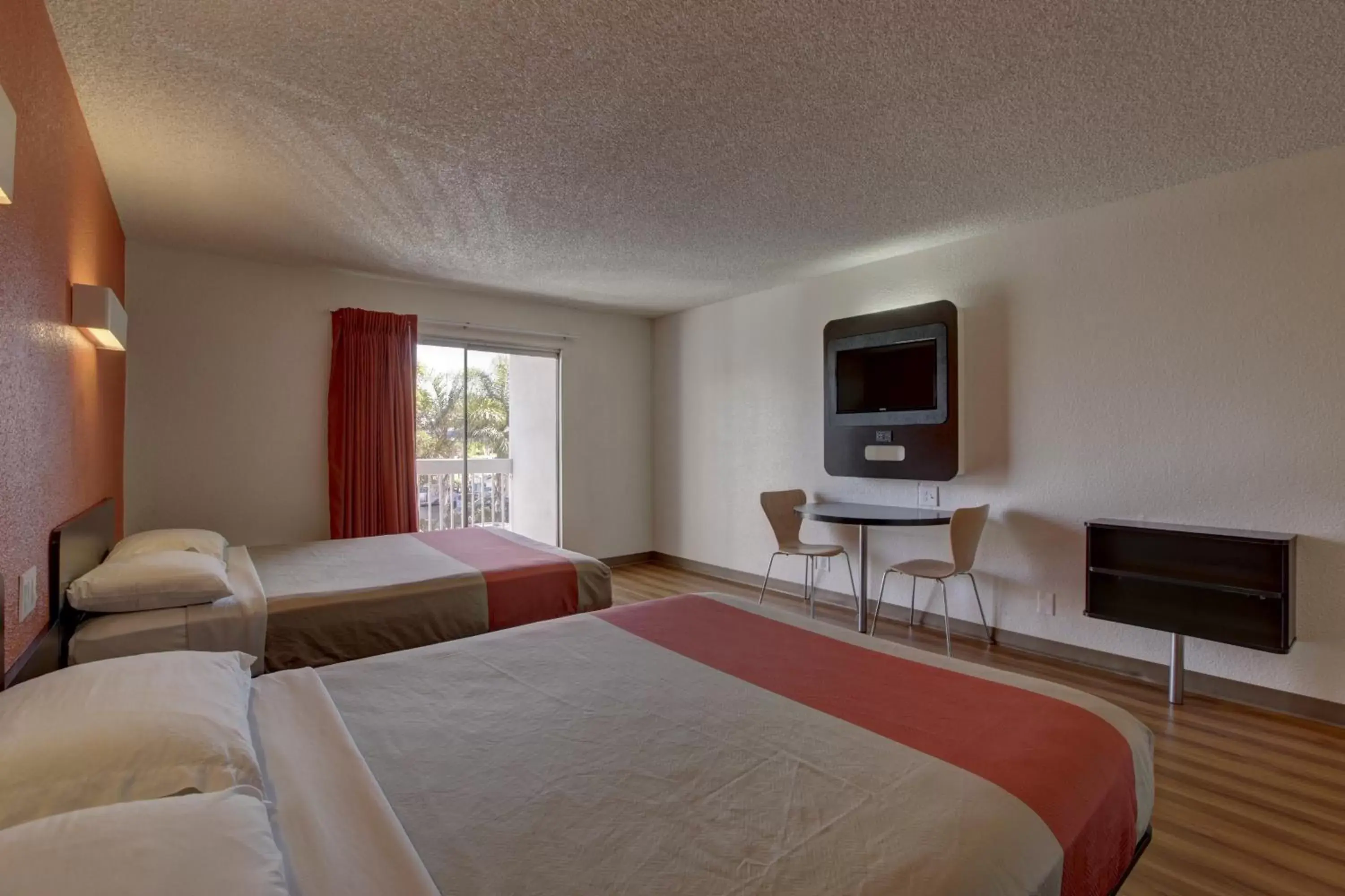 Bed in Motel 6-Santa Ana, CA - Irvine - Orange County Airport