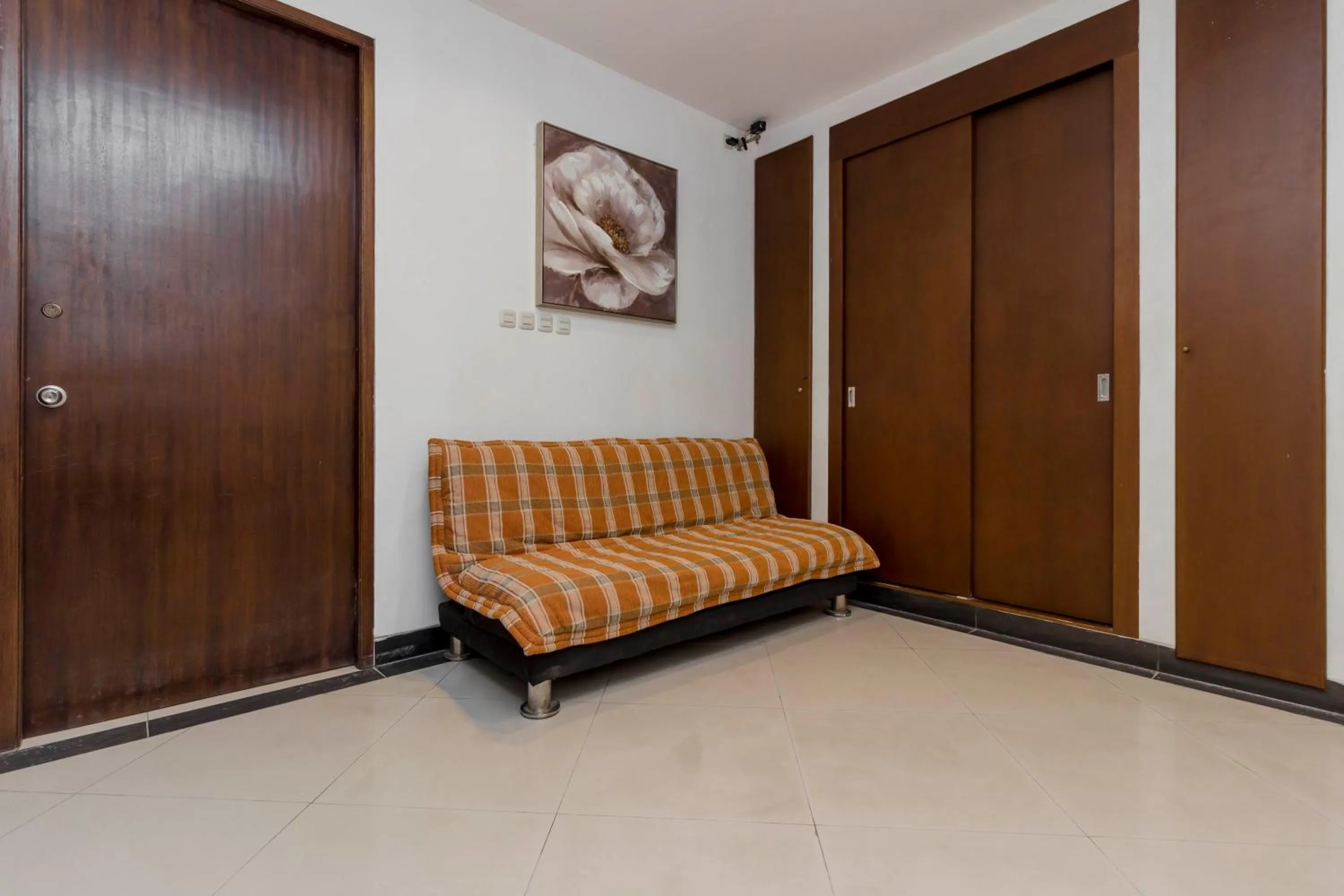 RedDoorz Plus @ Pasar Baru