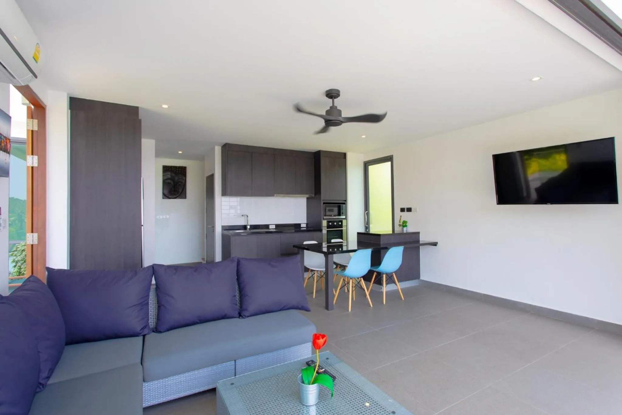 TV and multimedia in Baan Saint-Tropez Seaview Villas Kata Beach