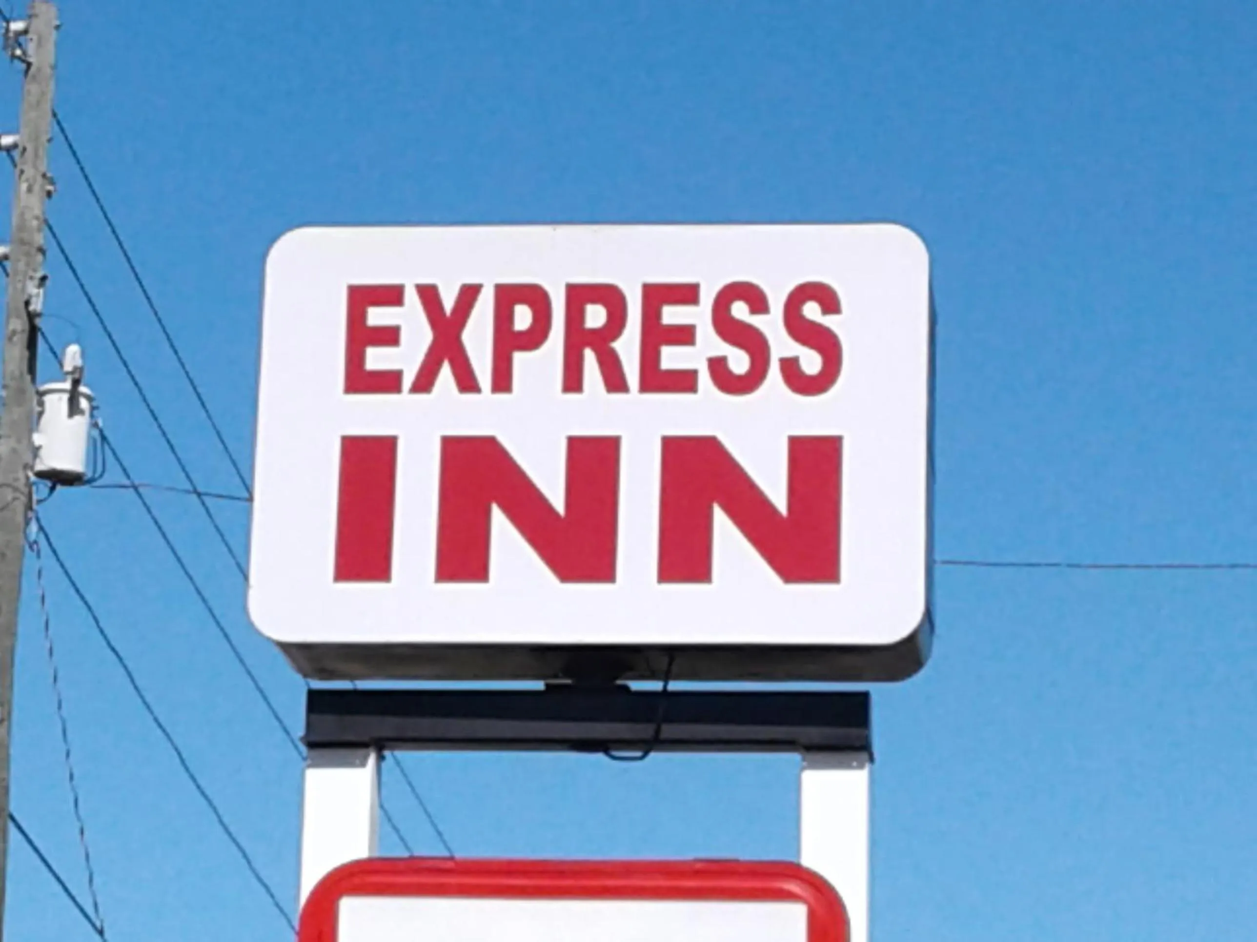 Express Inn & Suites - 5 Miles from St Petersburg Clearwater Airport