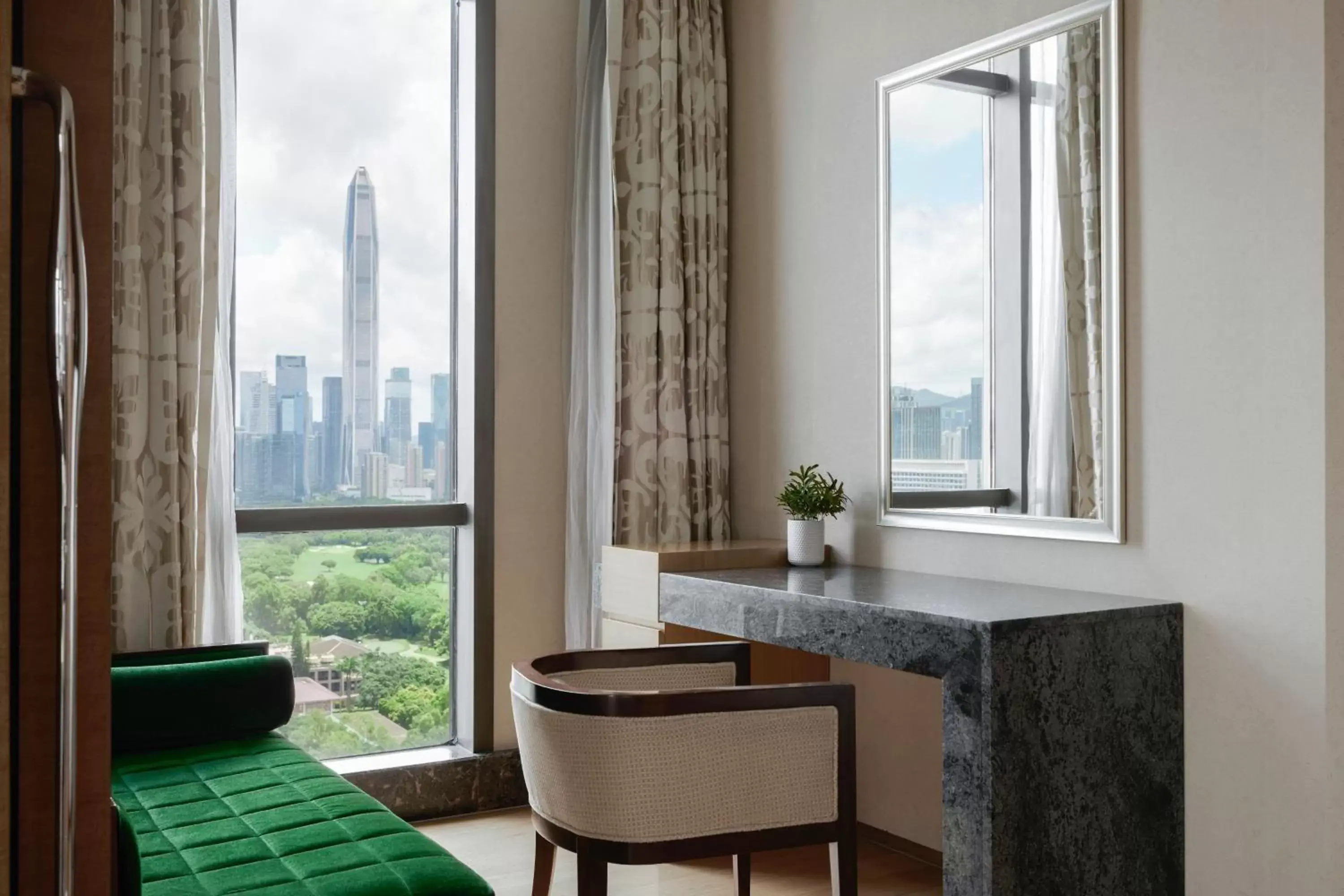 Photo of the whole room, Seating Area in JW Marriott Hotel Shenzhen