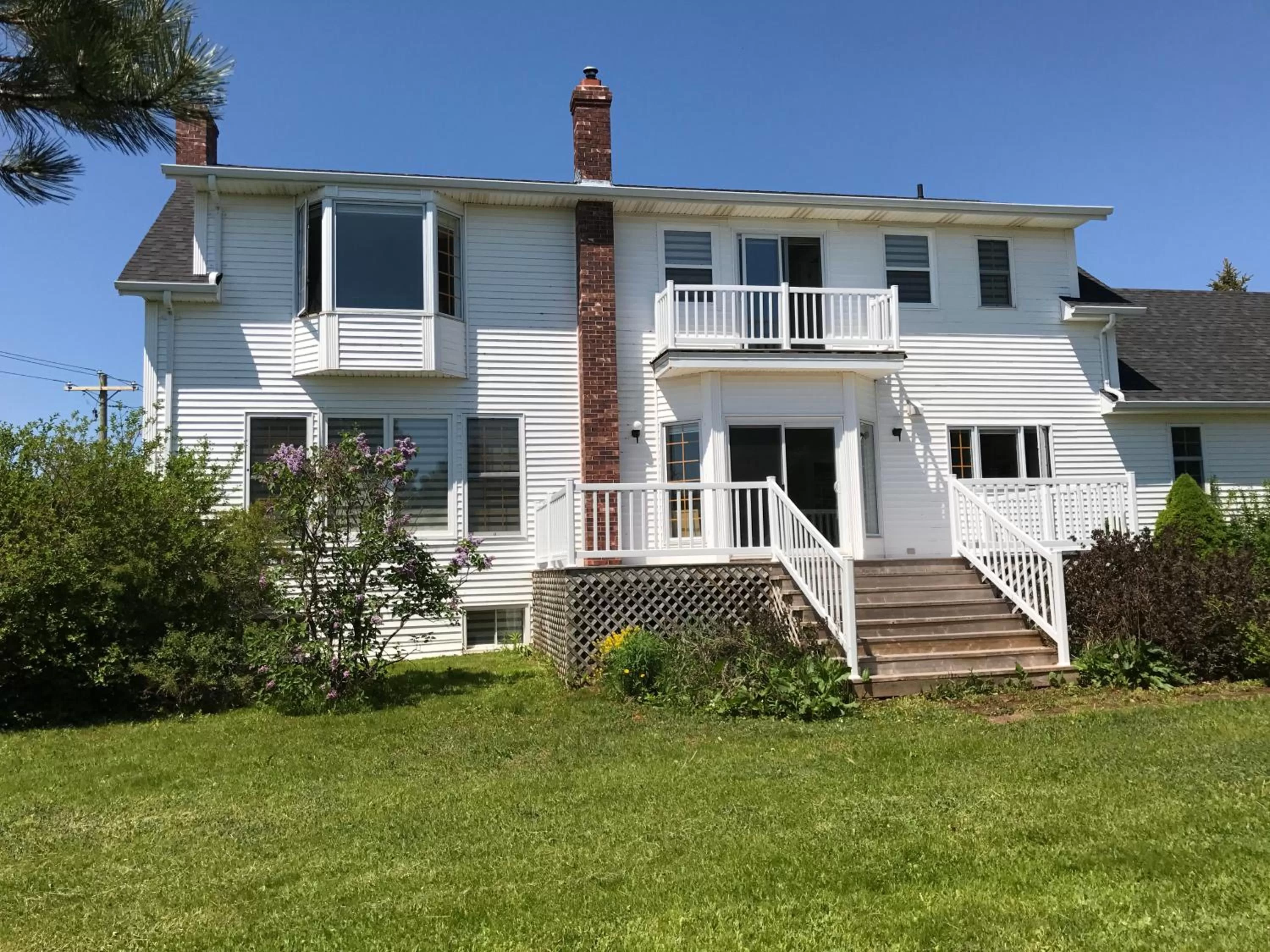 Property Building in Seaview White House