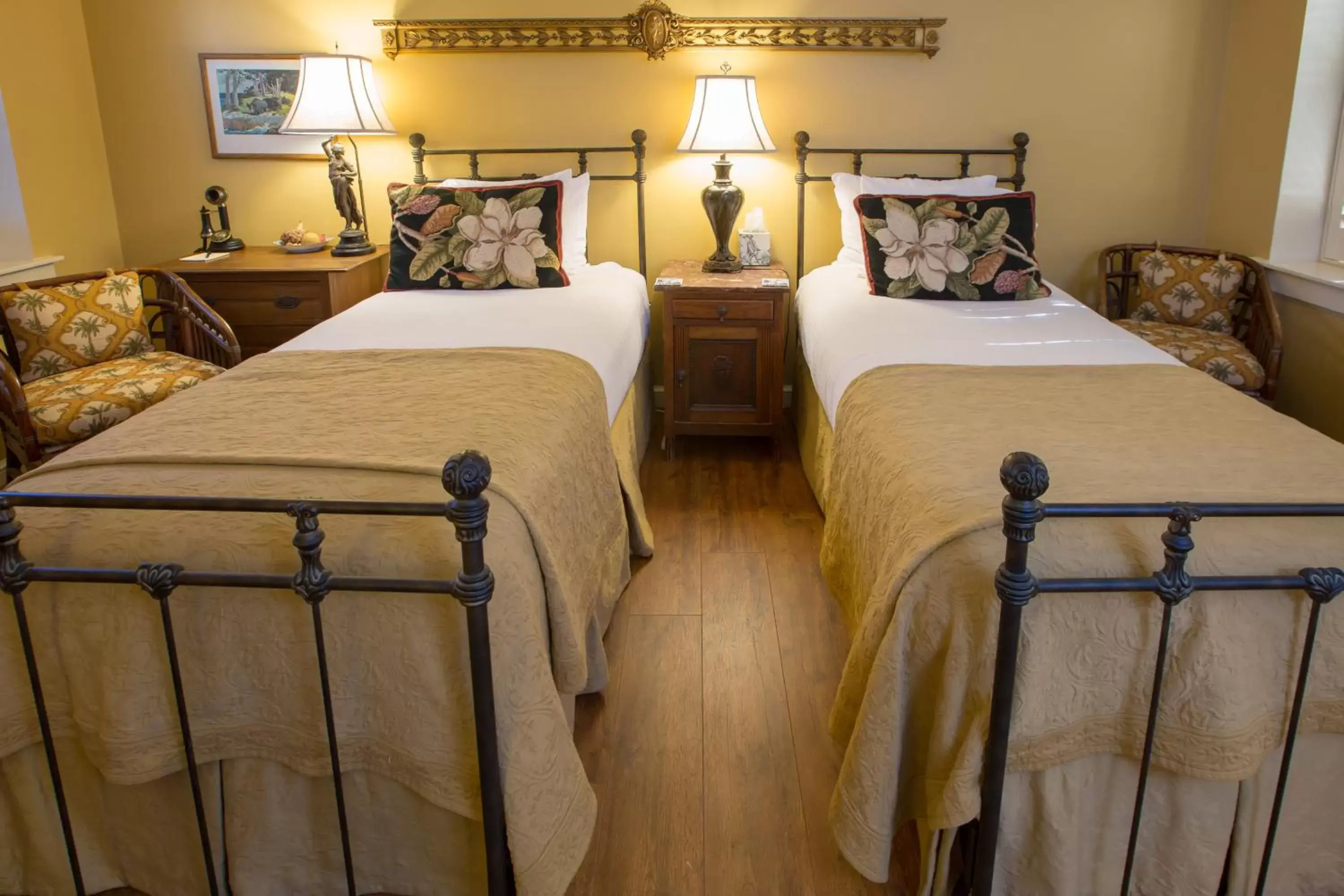 Bed in Ballastone Inn
