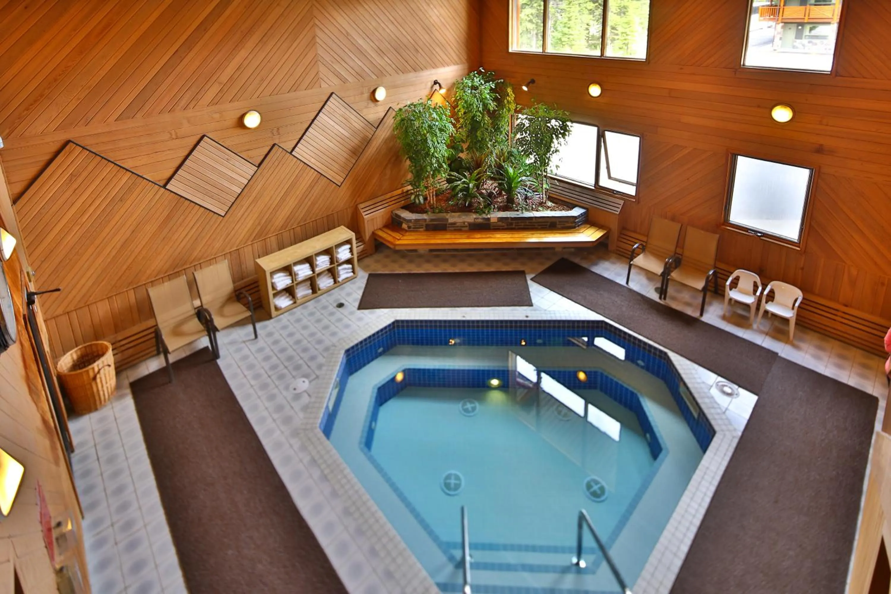 Hot Tub in Mountaineer Lodge