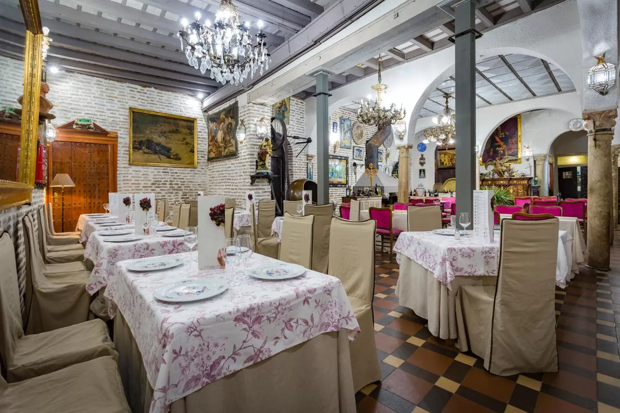 Restaurant/Places to Eat in Hotel Convento La Gloria