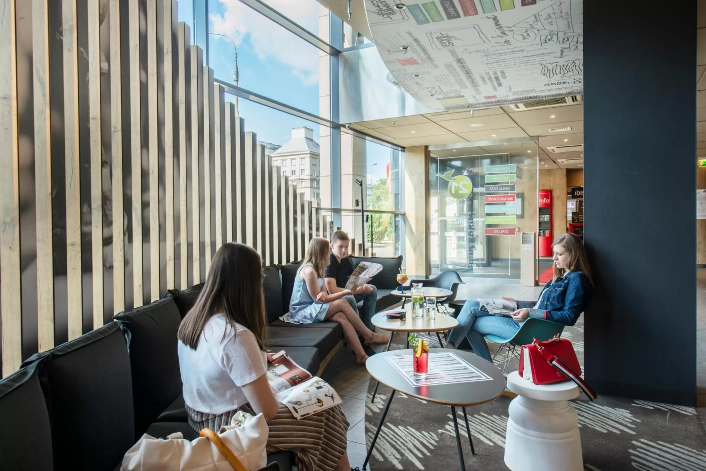 Lobby or reception, Guests in Ibis Warszawa Stare Miasto