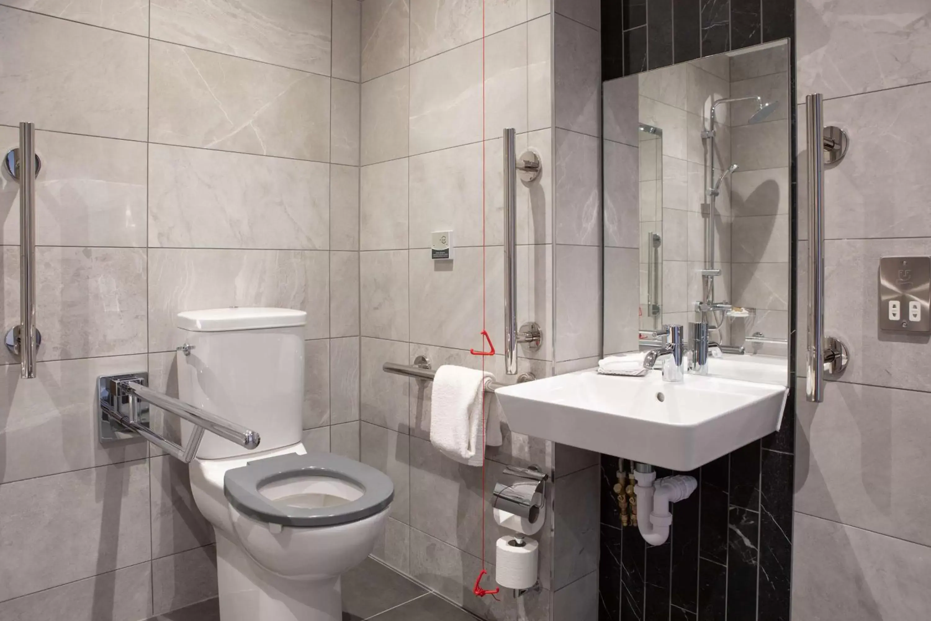 Bathroom in Hilton Dublin Kilmainham