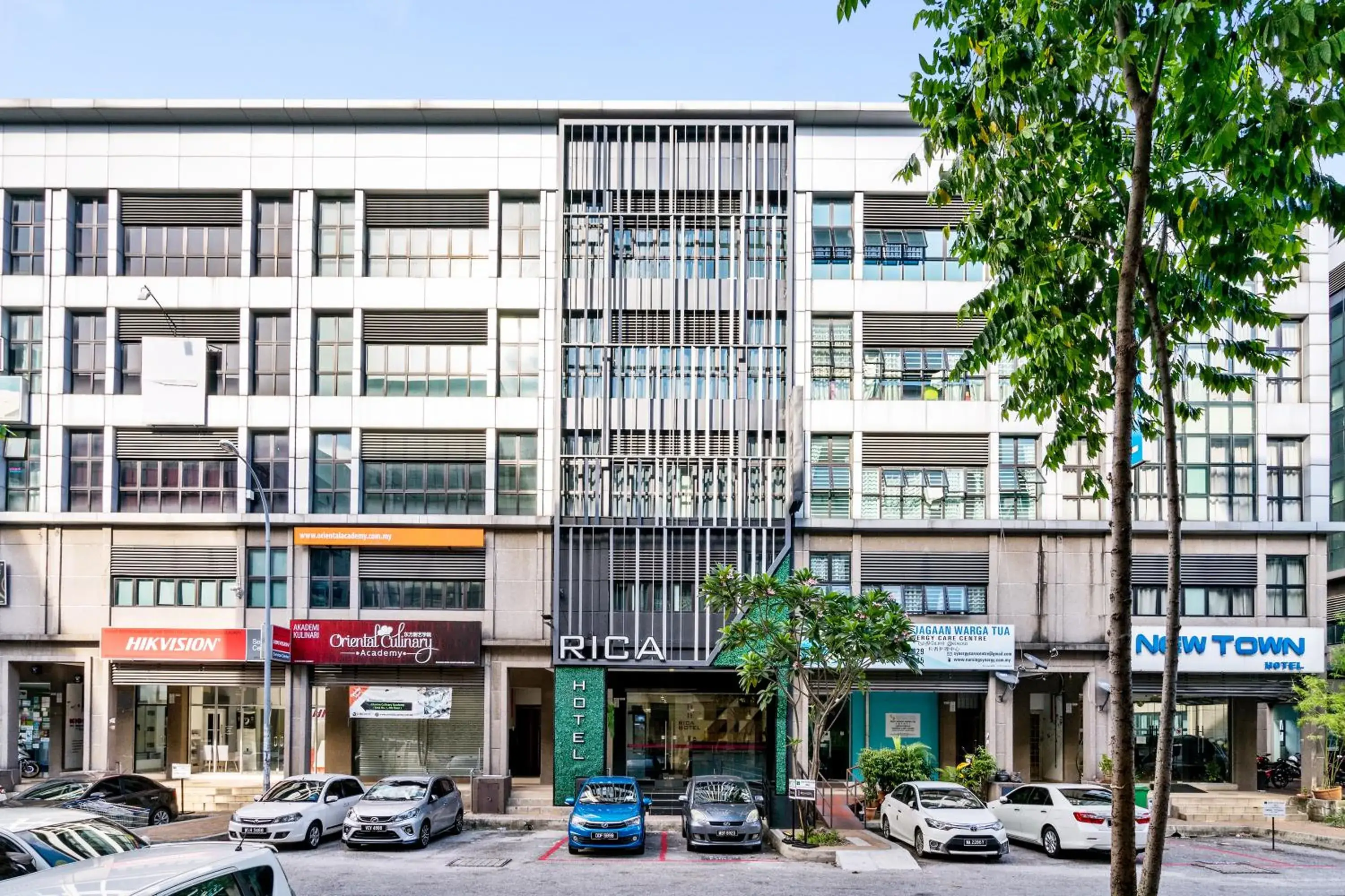 Property Building in Rica Hotel Usj