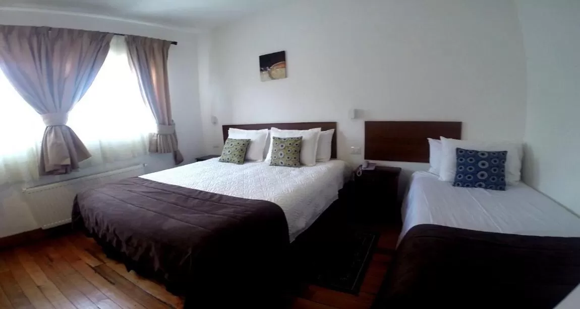 Triple Room in Hotel Casa Lyon