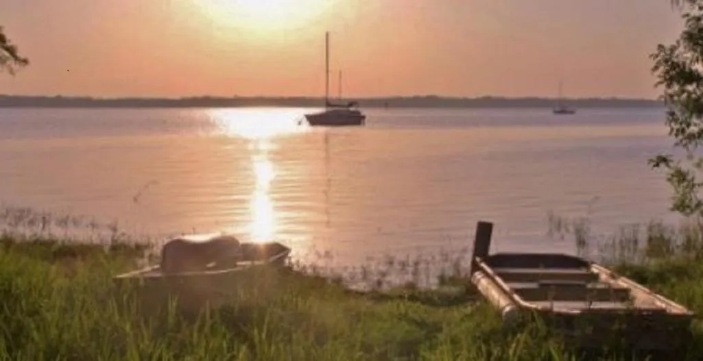 Natural landscape in Crystal Cove Riverfront Resort