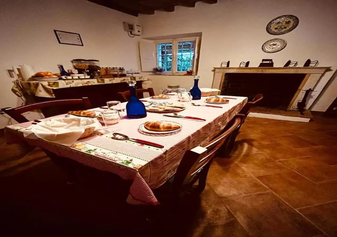 Breakfast, Restaurant/Places to Eat in B&B Giardino delle Camelie