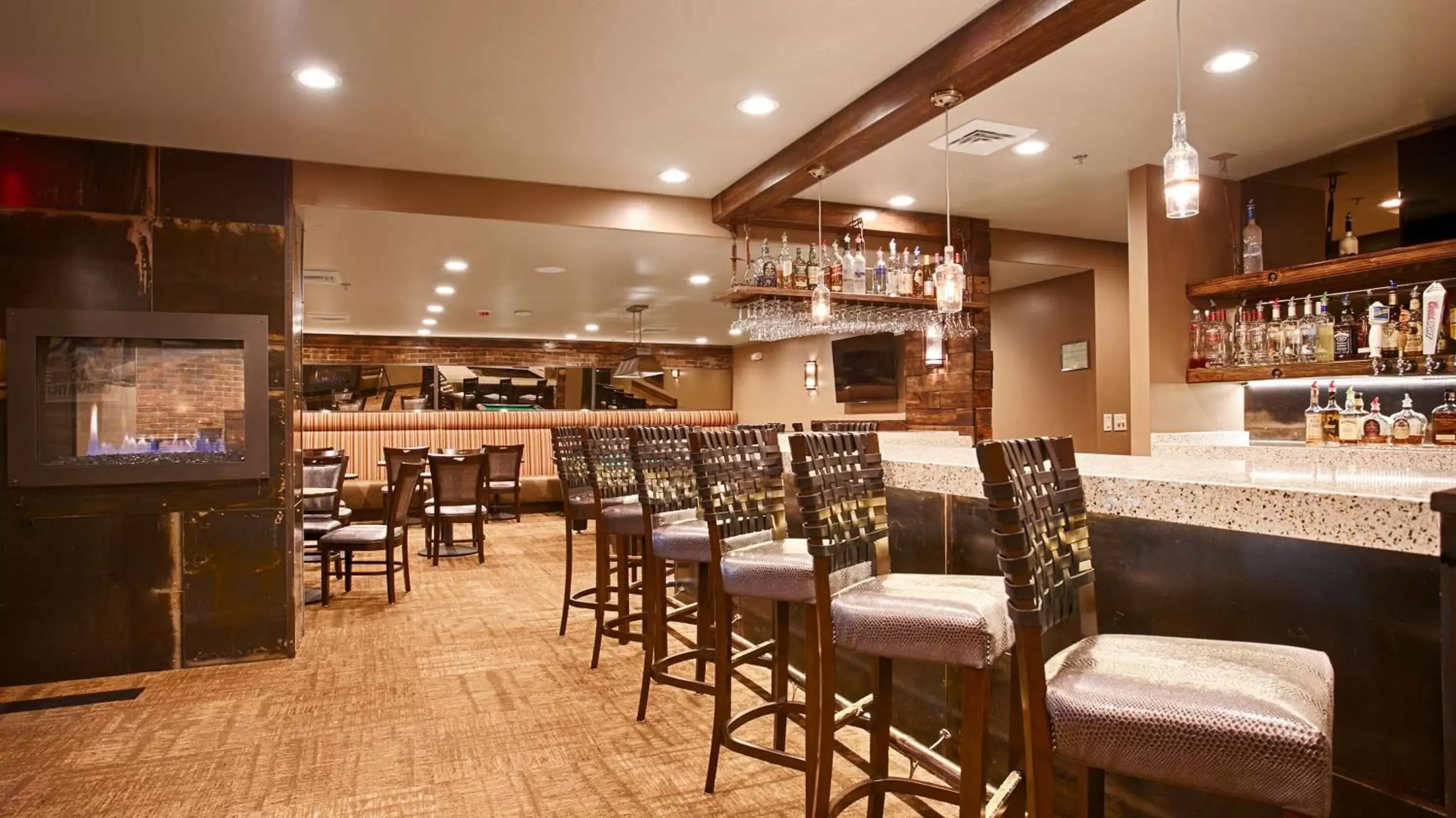 Lounge or bar, Restaurant/Places to Eat in Best Western Cotton Tree Inn