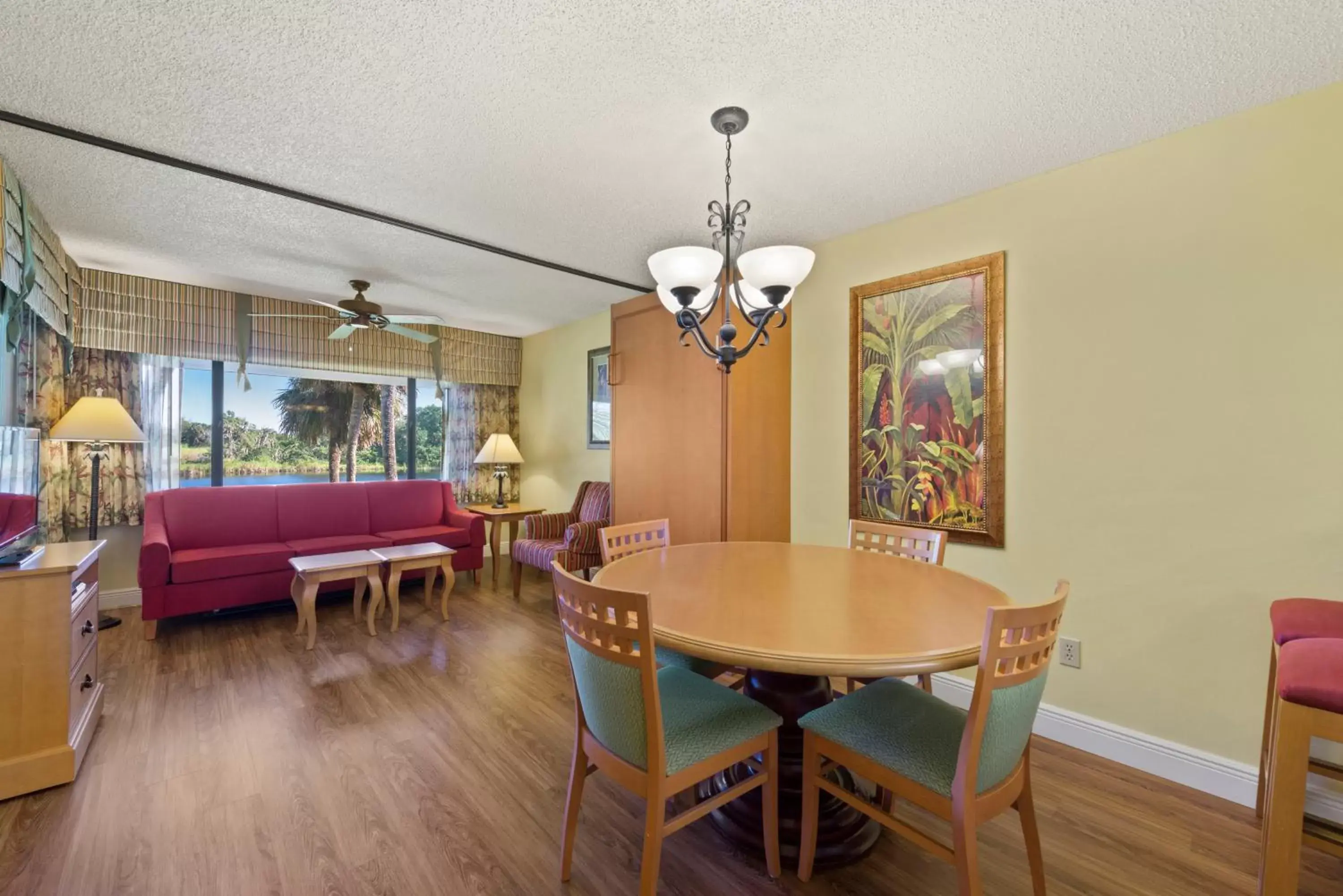 Dining Area in Lehigh Resort Club, a VRI resort