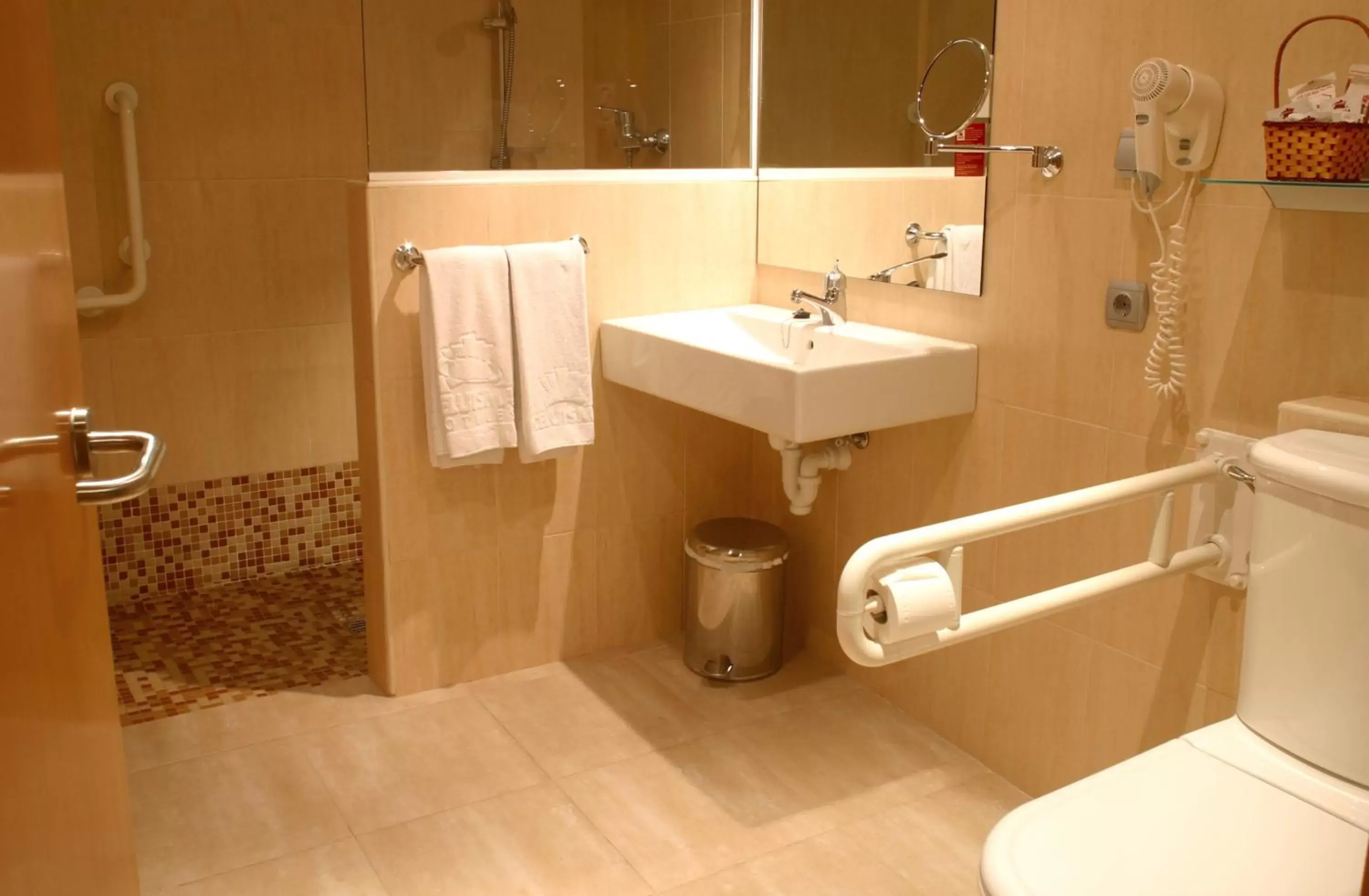 Bathroom in Hotel Faranda Express Alisas Santander