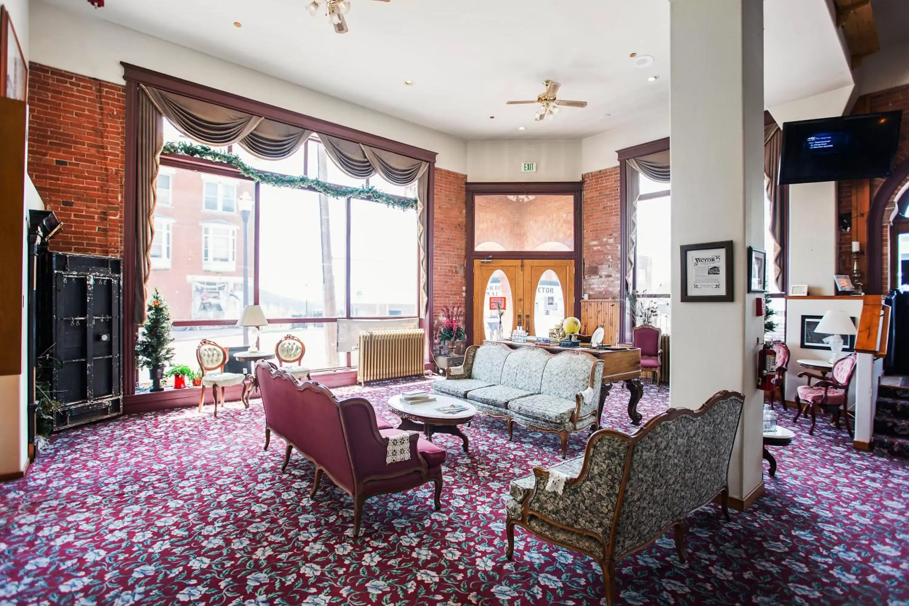 Seating Area in The Victor Hotel