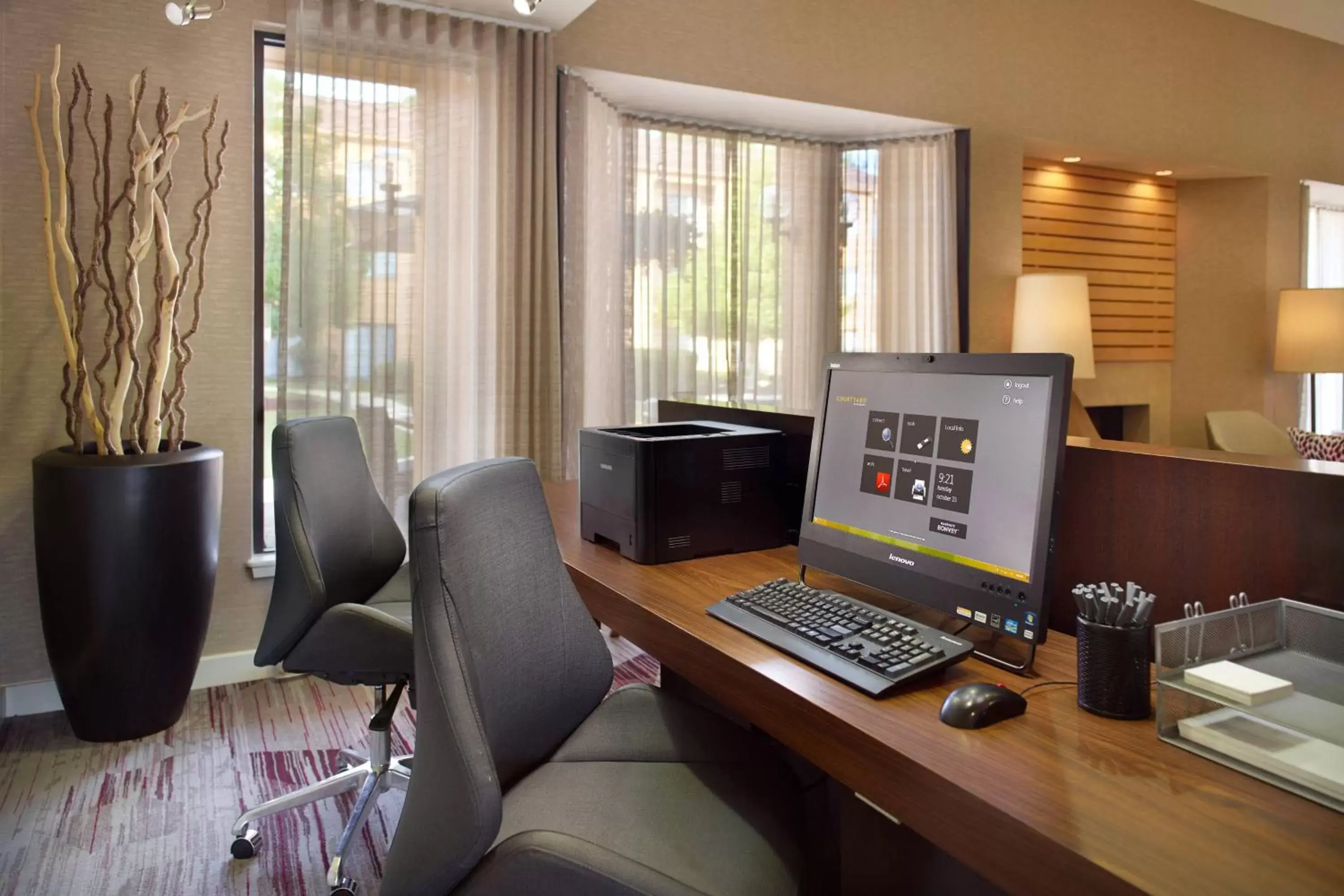 Business facilities in Courtyard by Marriott Fayetteville