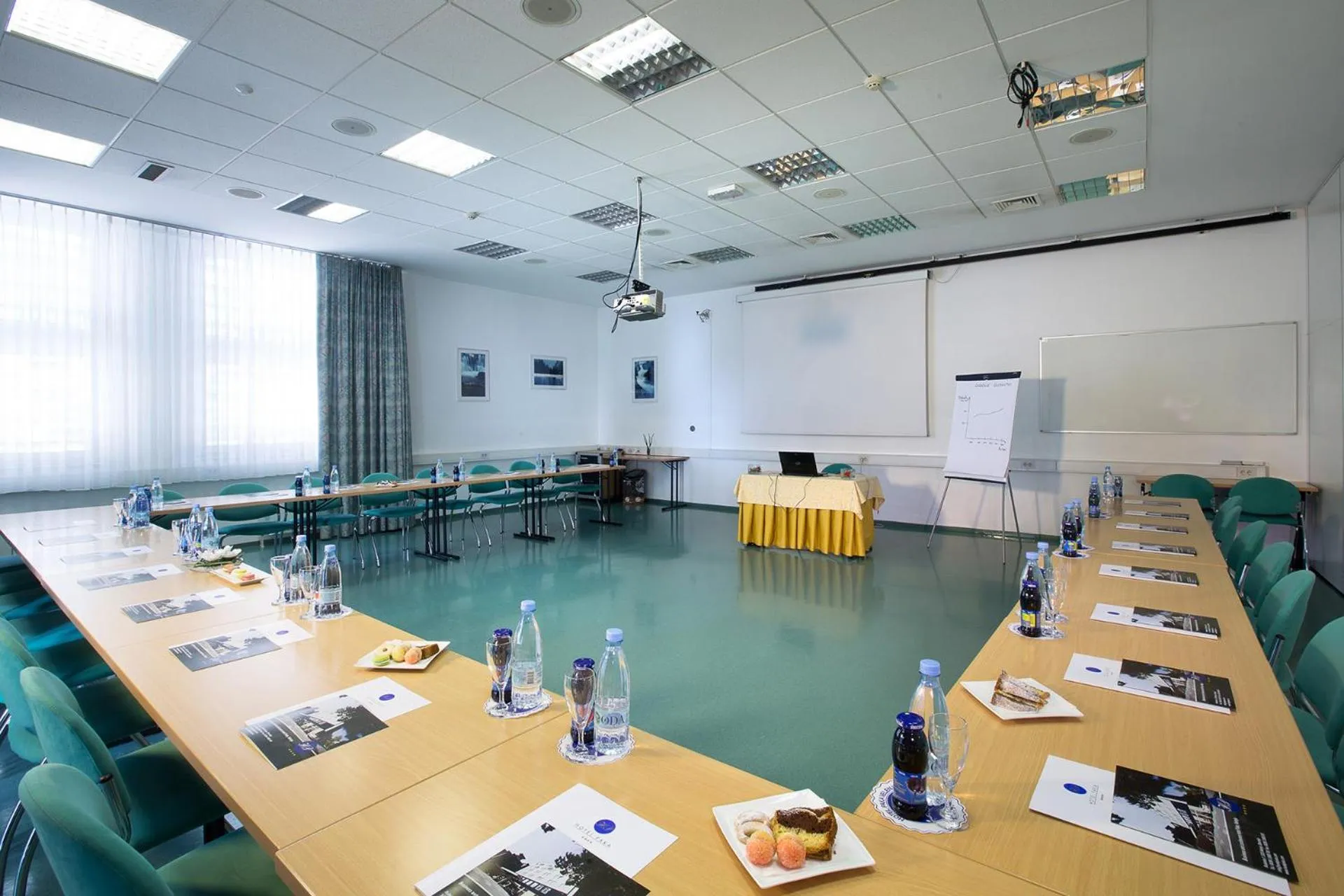 Meeting/conference room in Hotel Paka