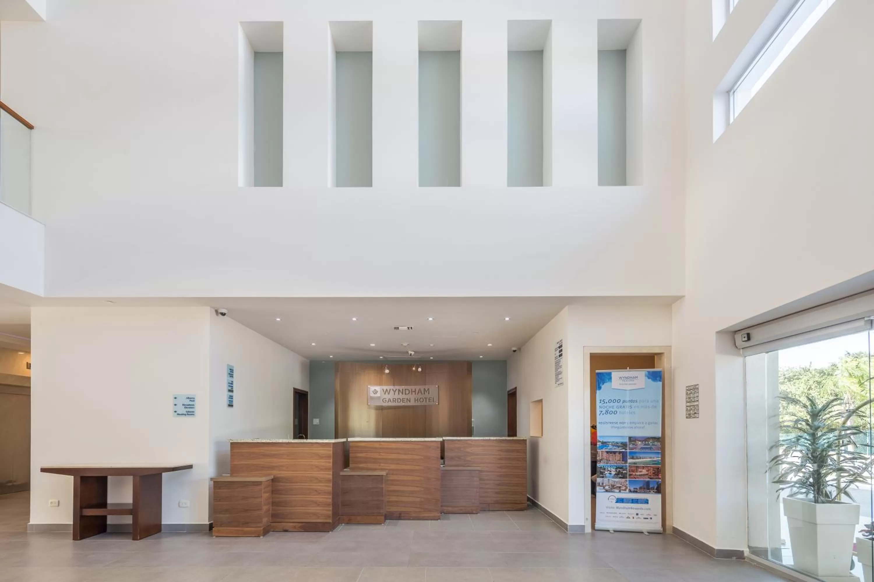 Lobby or reception in Wyndham Garden Playa del Carmen