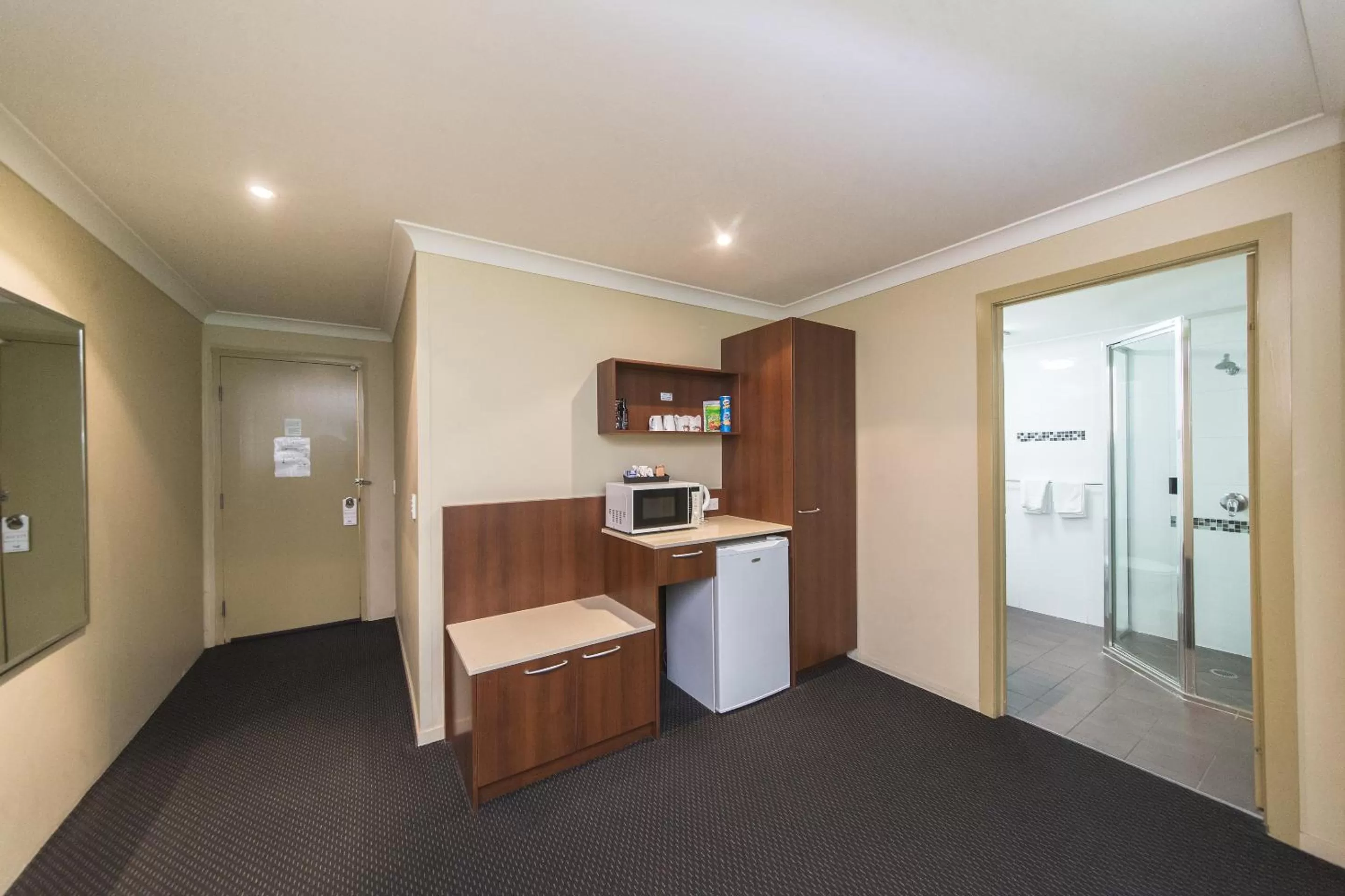 Coffee/tea facilities in Rocky Resort Motor Inn