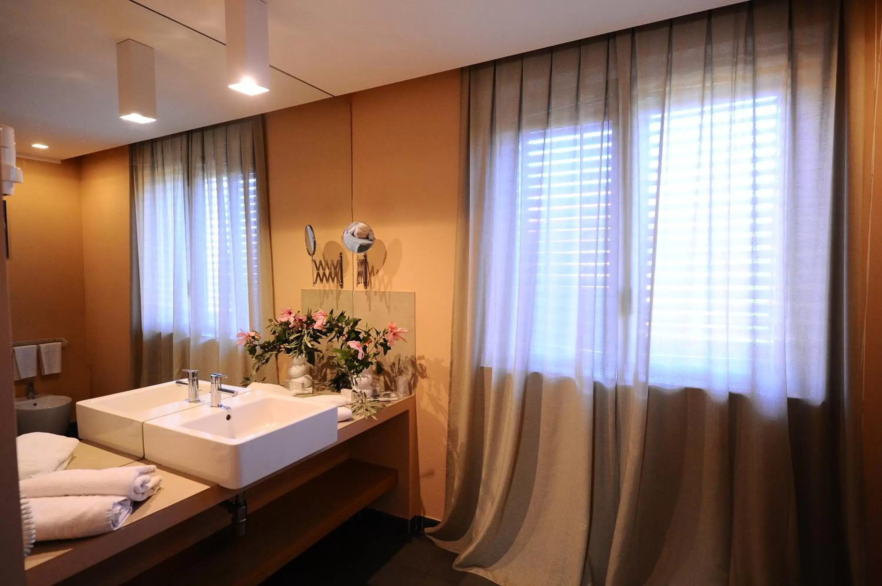 Bathroom in Casena Dei Colli, Sure Hotel Collection By Best Western