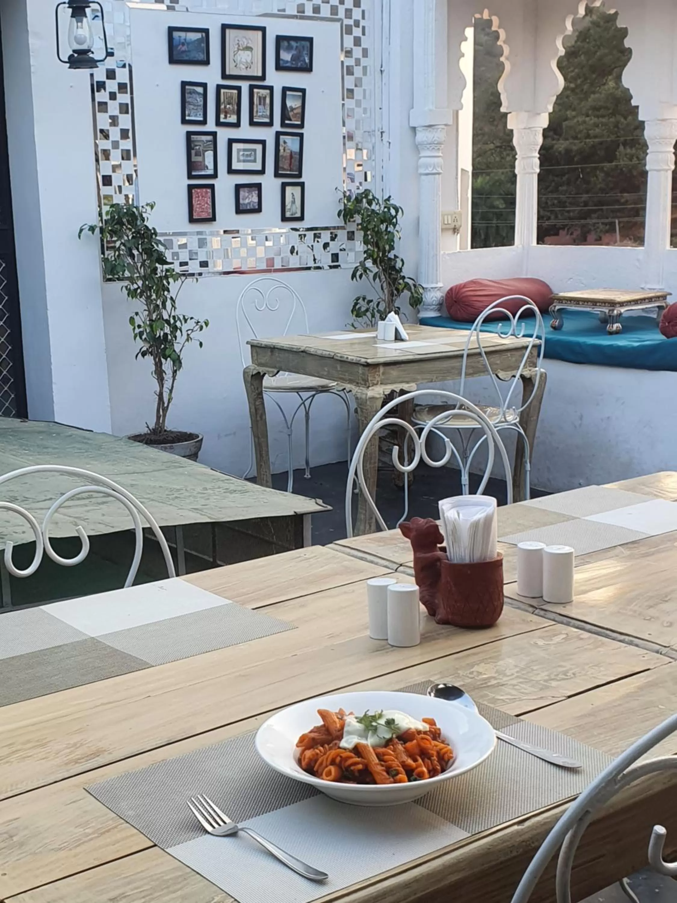 Restaurant/Places to Eat in Hotel Bundi House