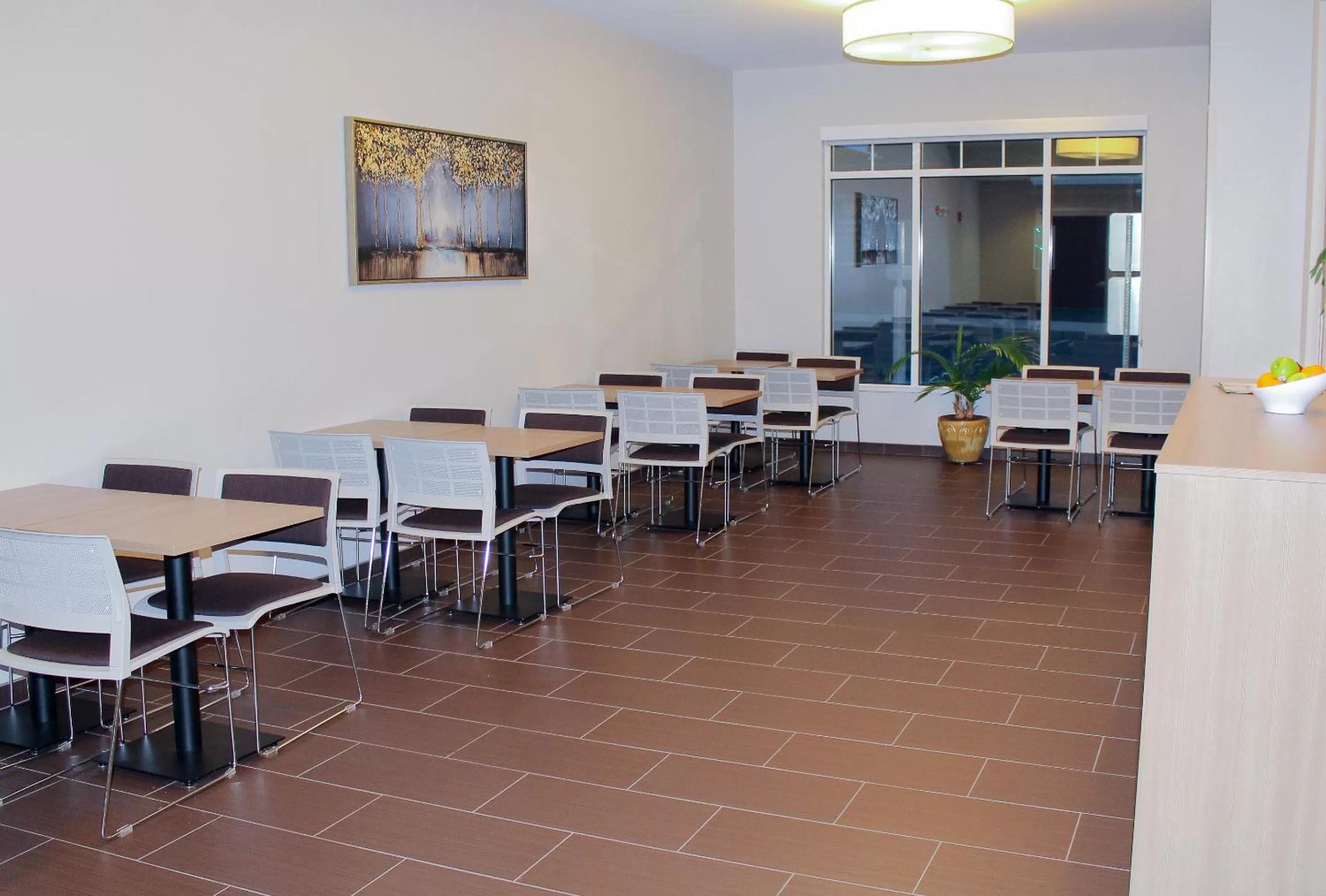 Communal lounge/ TV room in Microtel Inn & Suites by Wyndham - Penn Yan