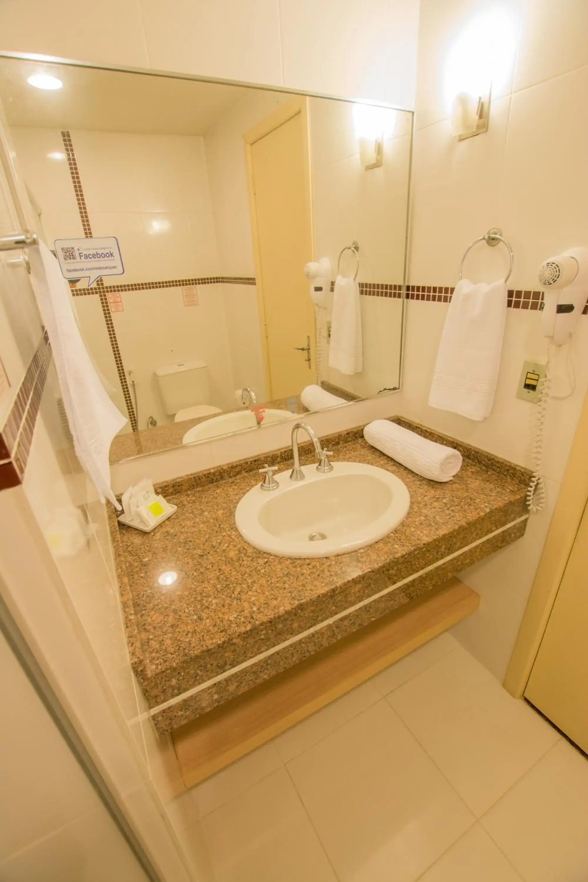 Bathroom in SJ Tour - San Juan Foz do Iguaçu Bathroom in SJ Tour - San Juan Foz do Iguaçu