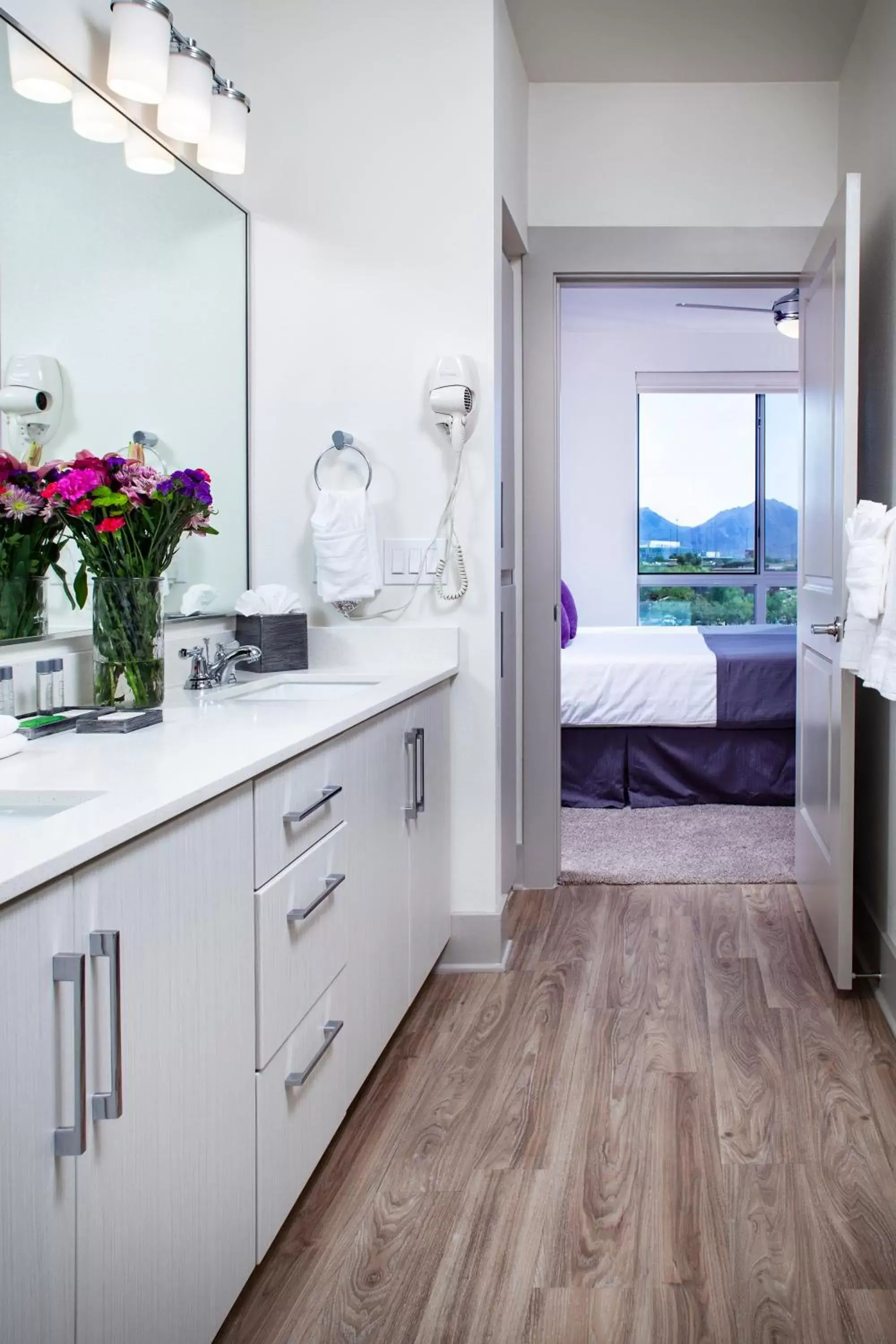Bathroom, Kitchen/Kitchenette in Luxury Condos by Meridian CondoResorts- Scottsdale