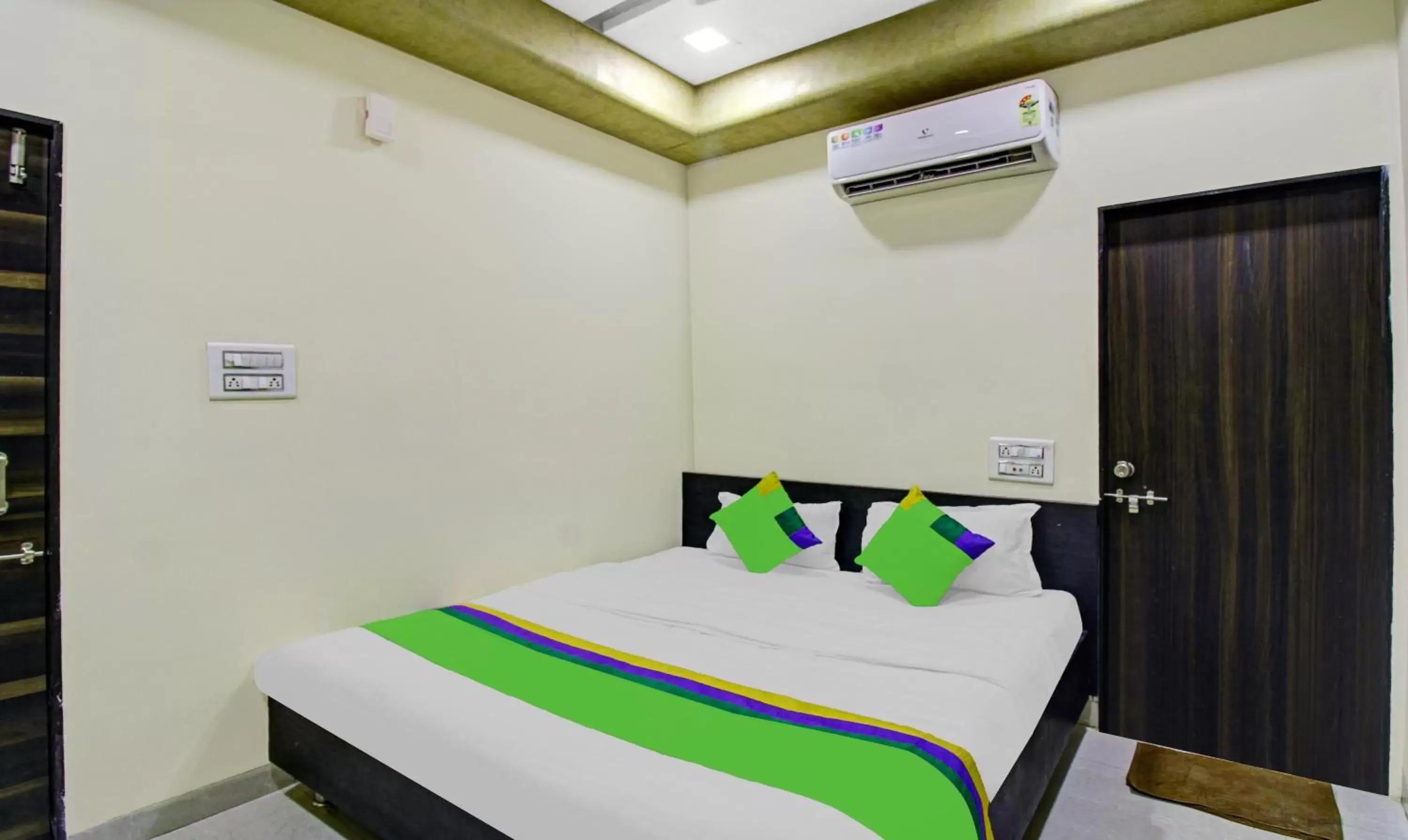 Bedroom, Bed in Treebo Baby Pearl Bedroom, Bed in Treebo Baby Pearl