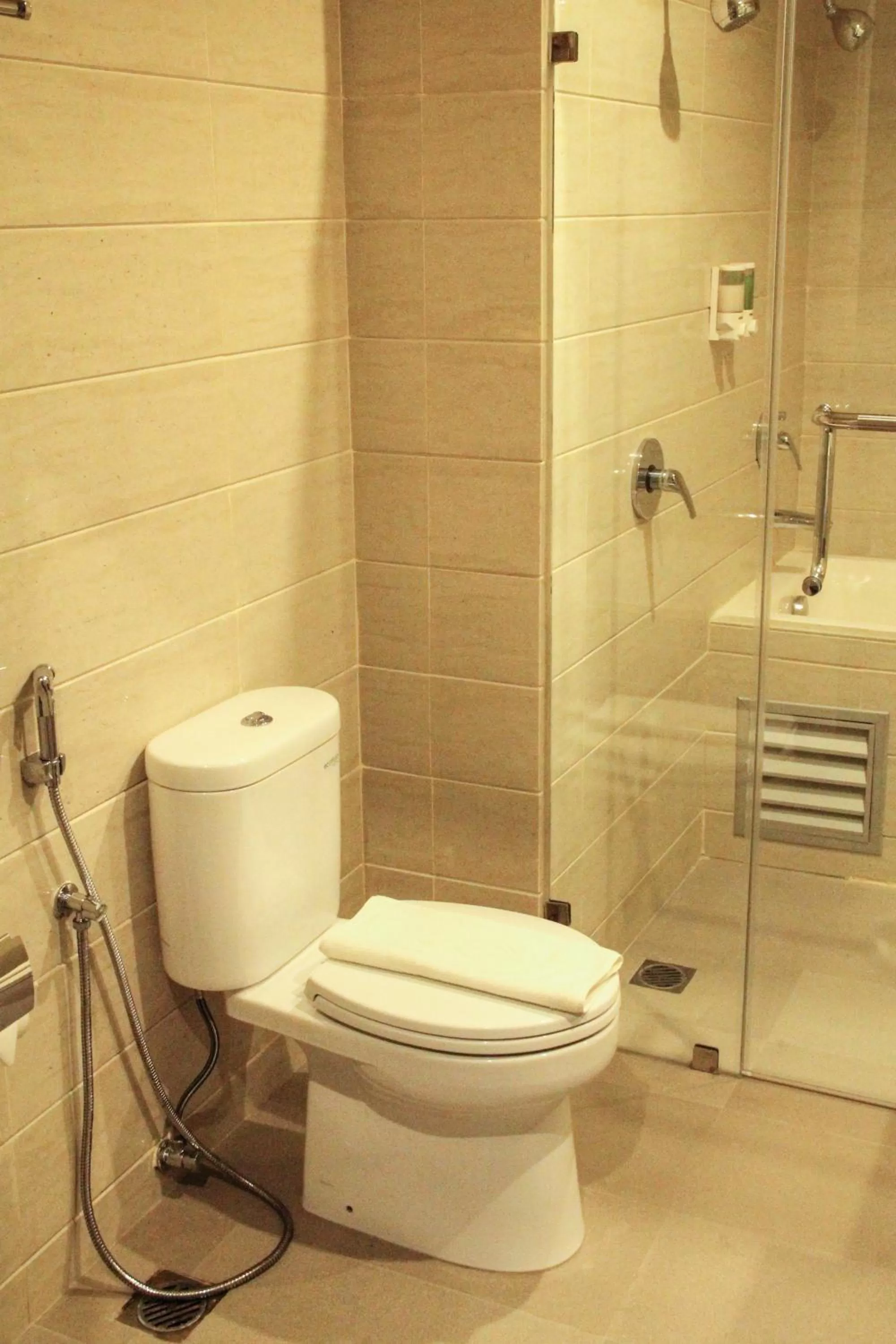 Shower in Dreamtel Jakarta