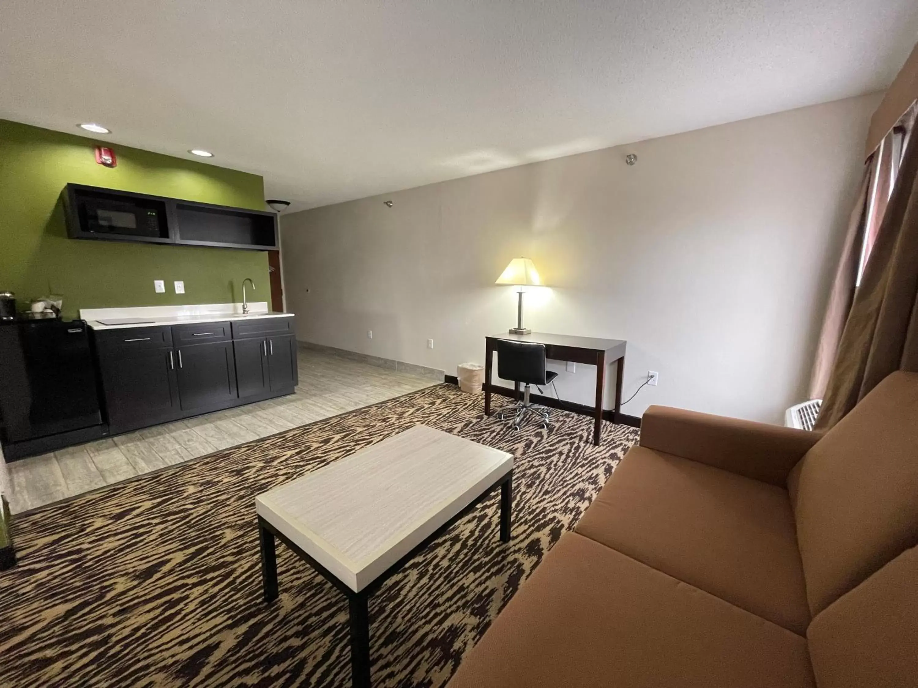 Seating Area in Quality Inn & Suites Clemmons I-40