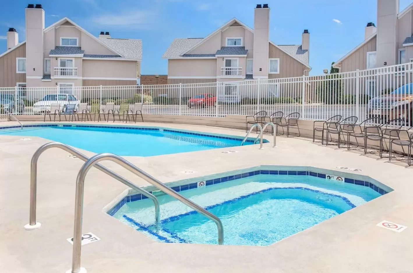 Swimming pool in Hawthorn Extended Stay by Wyndham Green Bay