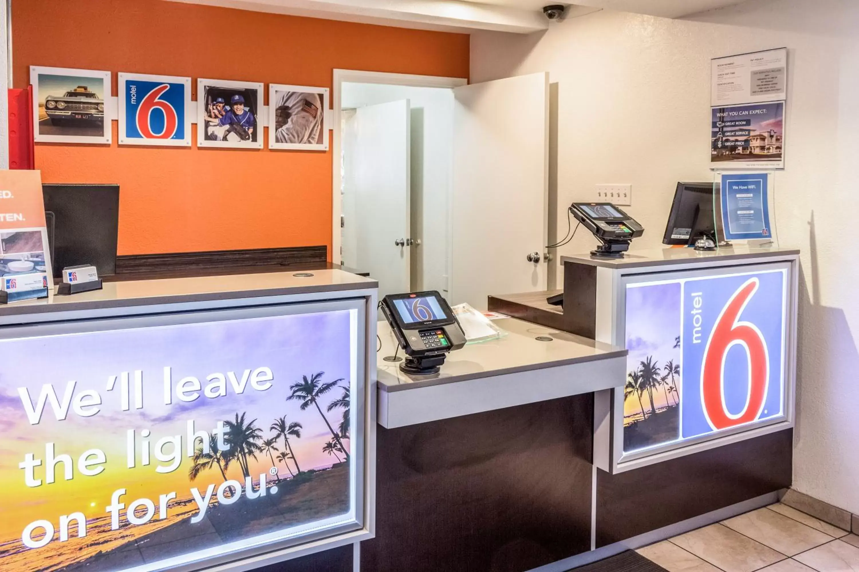 Lobby or reception, Lobby/Reception in Motel 6-Bakersfield, CA - East