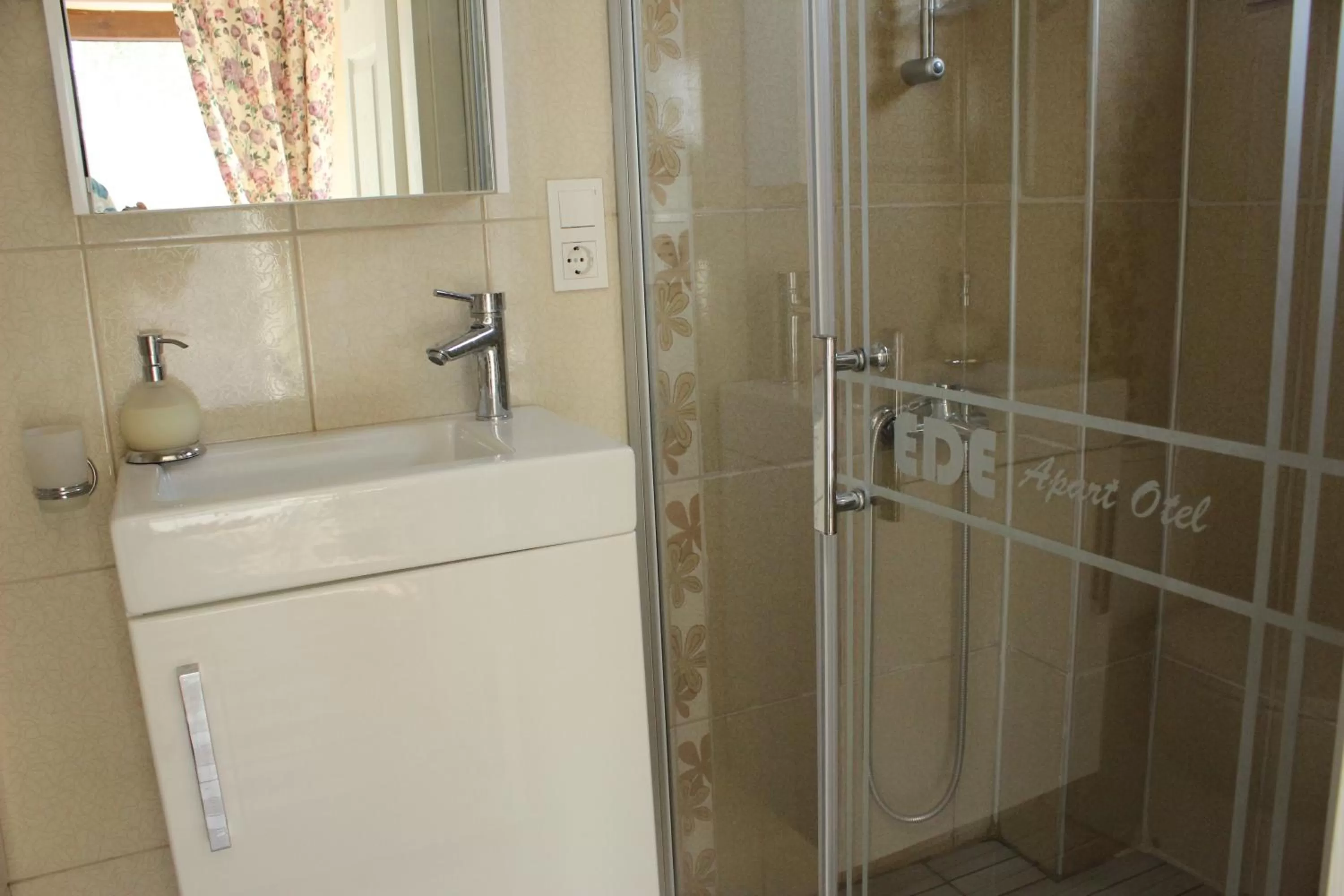 Bathroom in Ede Apart Otel