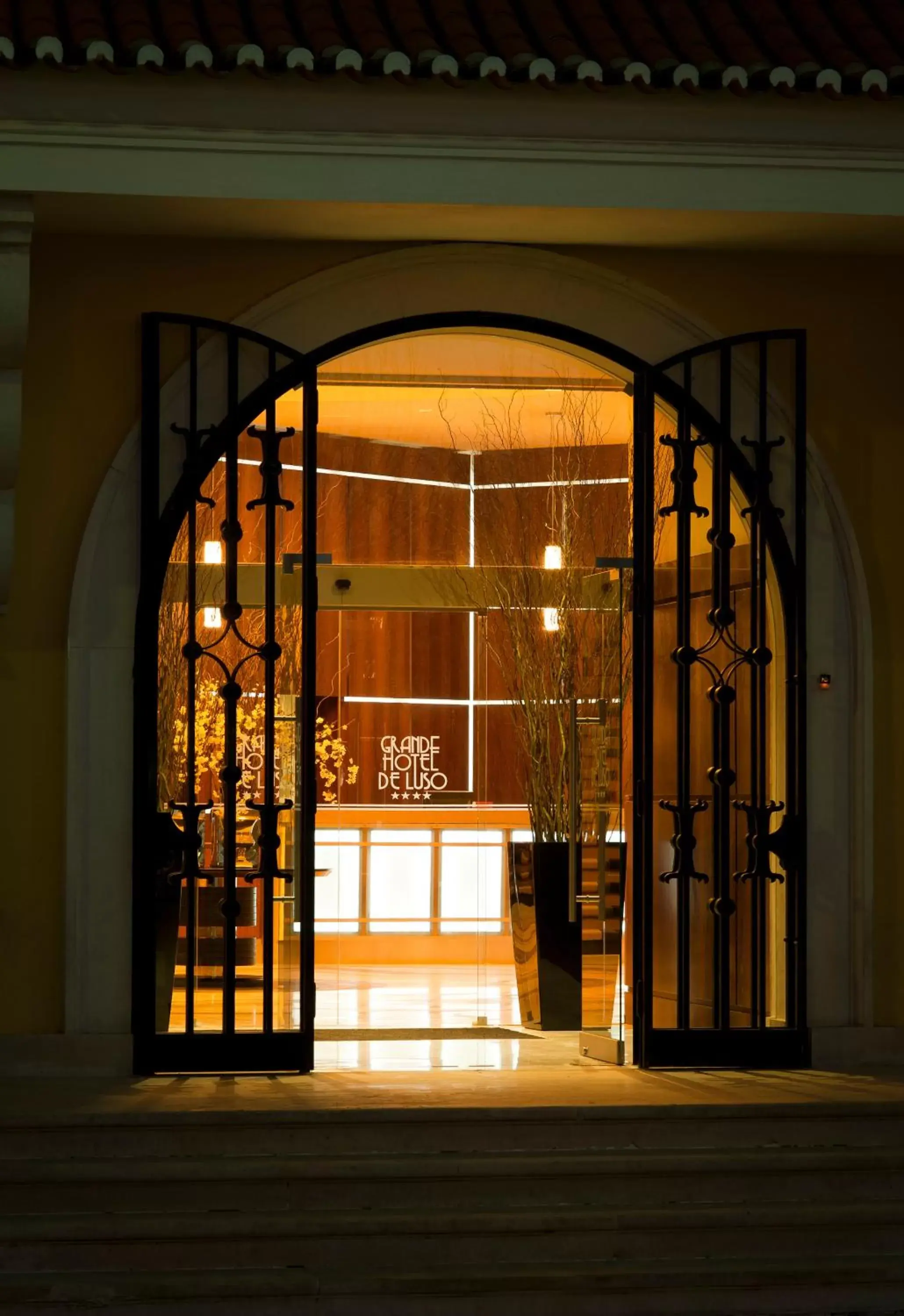Facade/entrance in Grande Hotel De Luso
