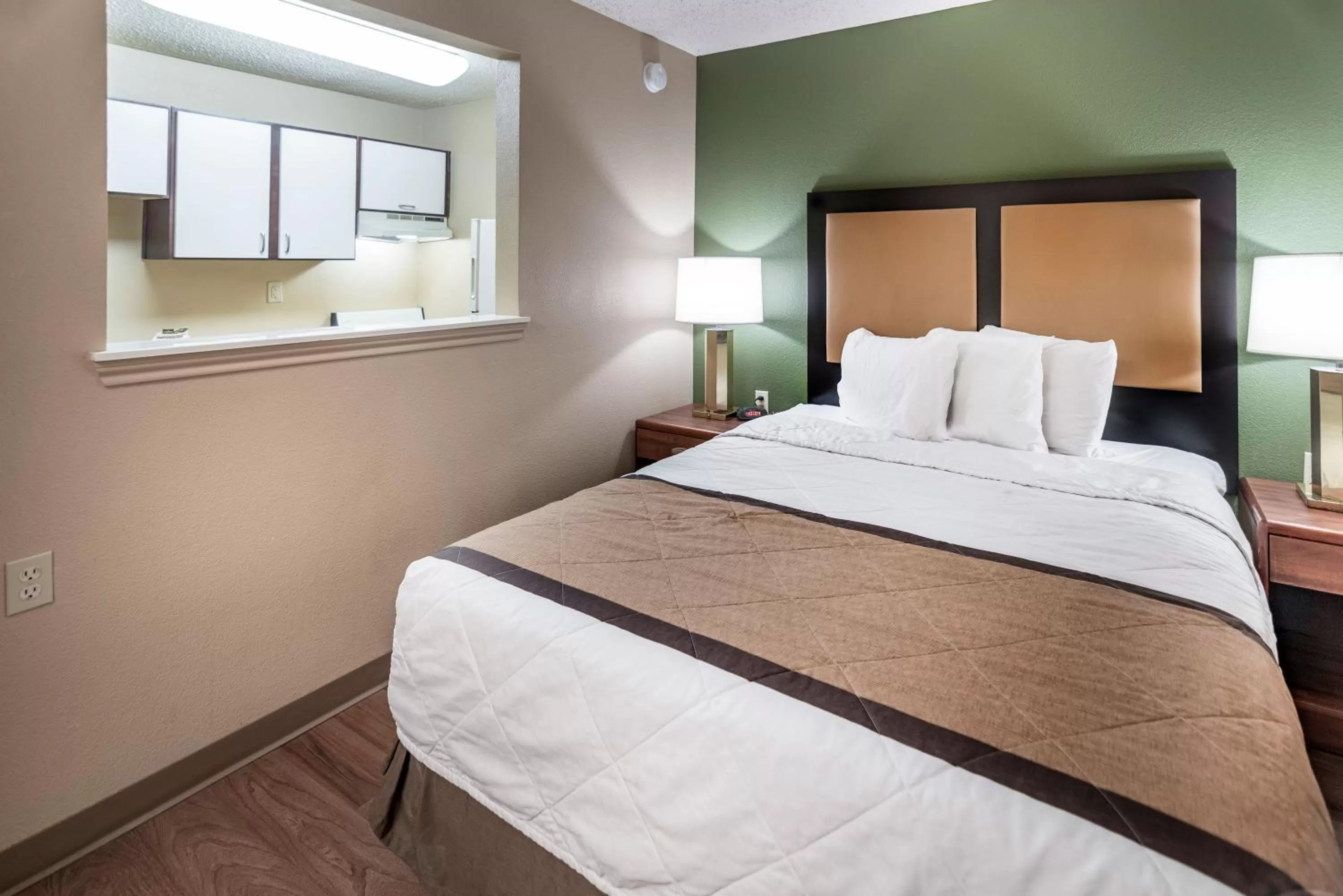 Bed in Extended Stay America Suites - Oklahoma City - Northwest