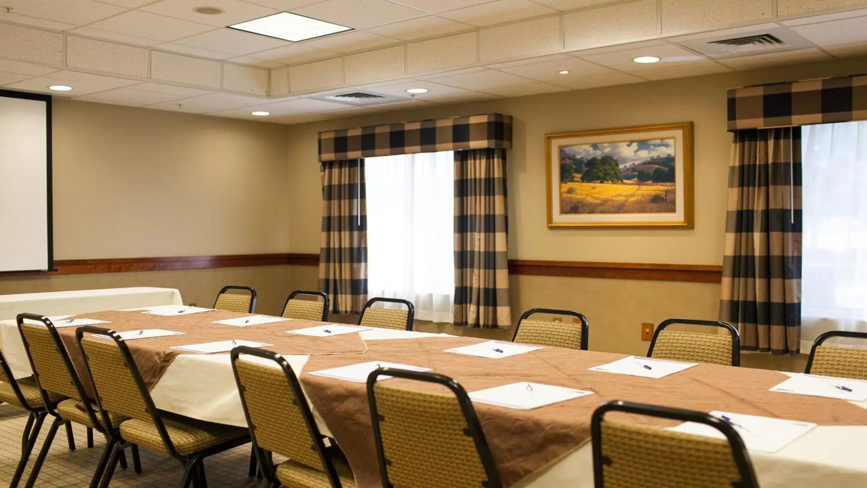 Meeting/conference room in Holiday Inn Express Turlock, an IHG Hotel