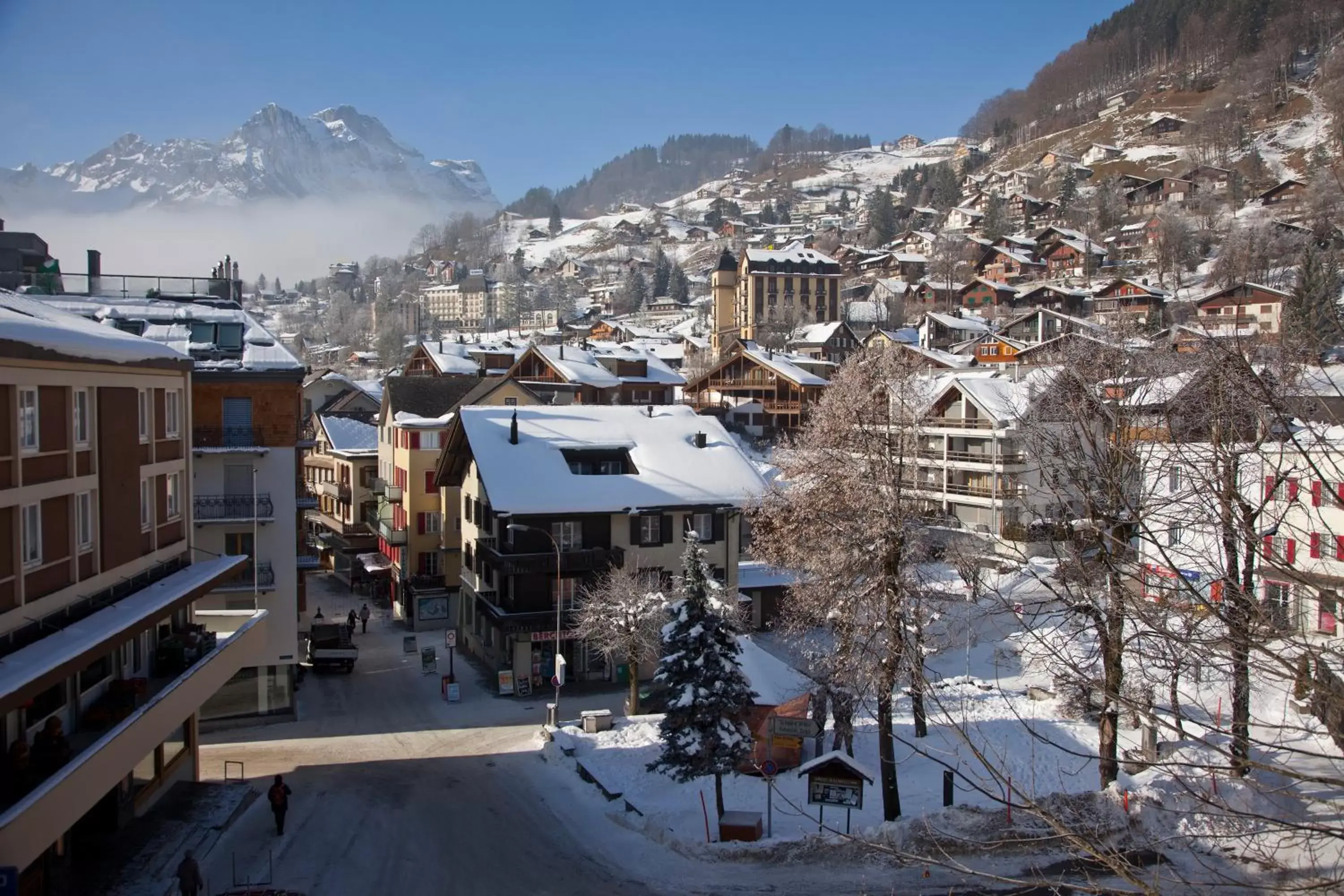 Neighbourhood, Winter in Hotel Hoheneck- self check-in