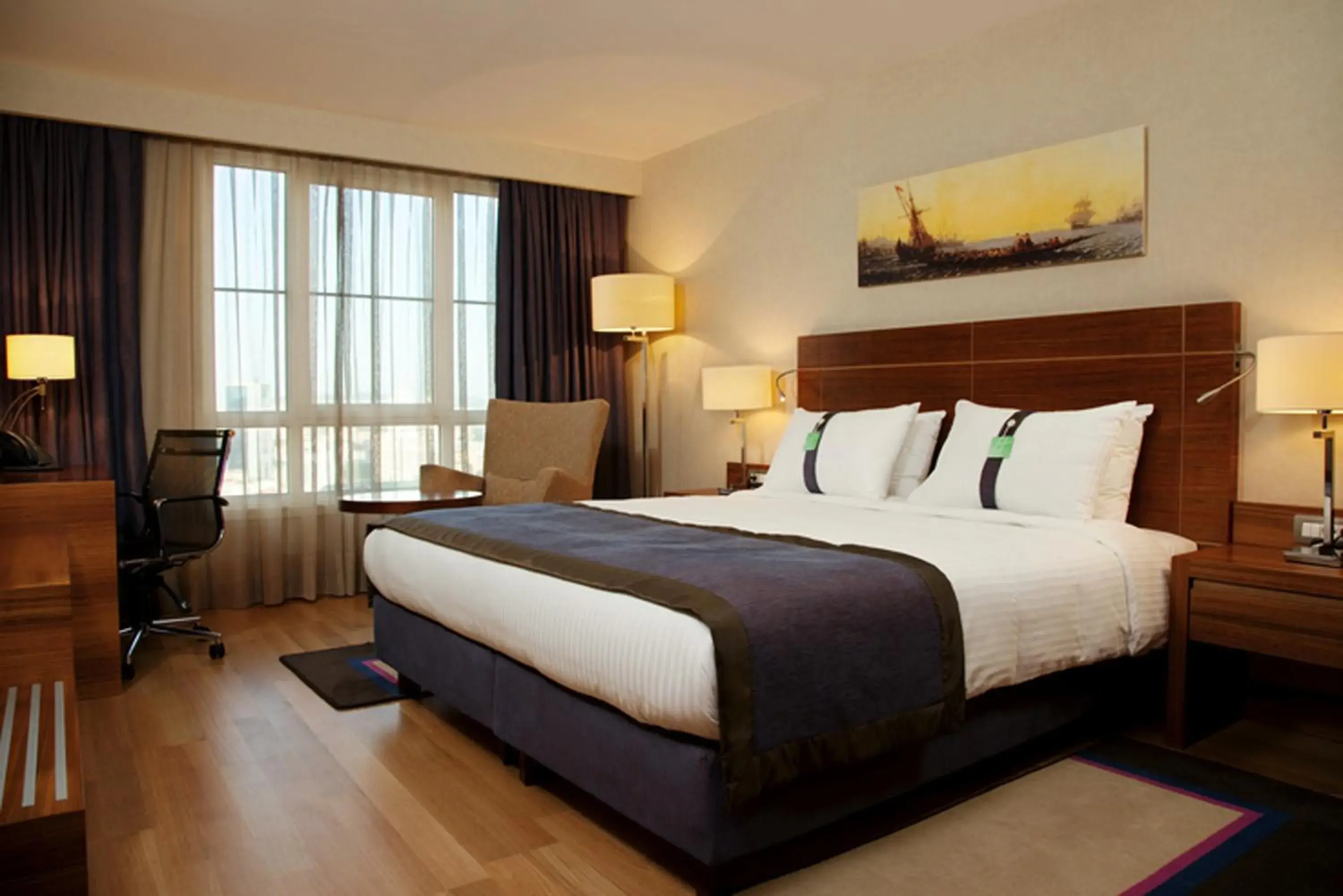 Photo of the whole room, Bed in Holiday Inn Sisli