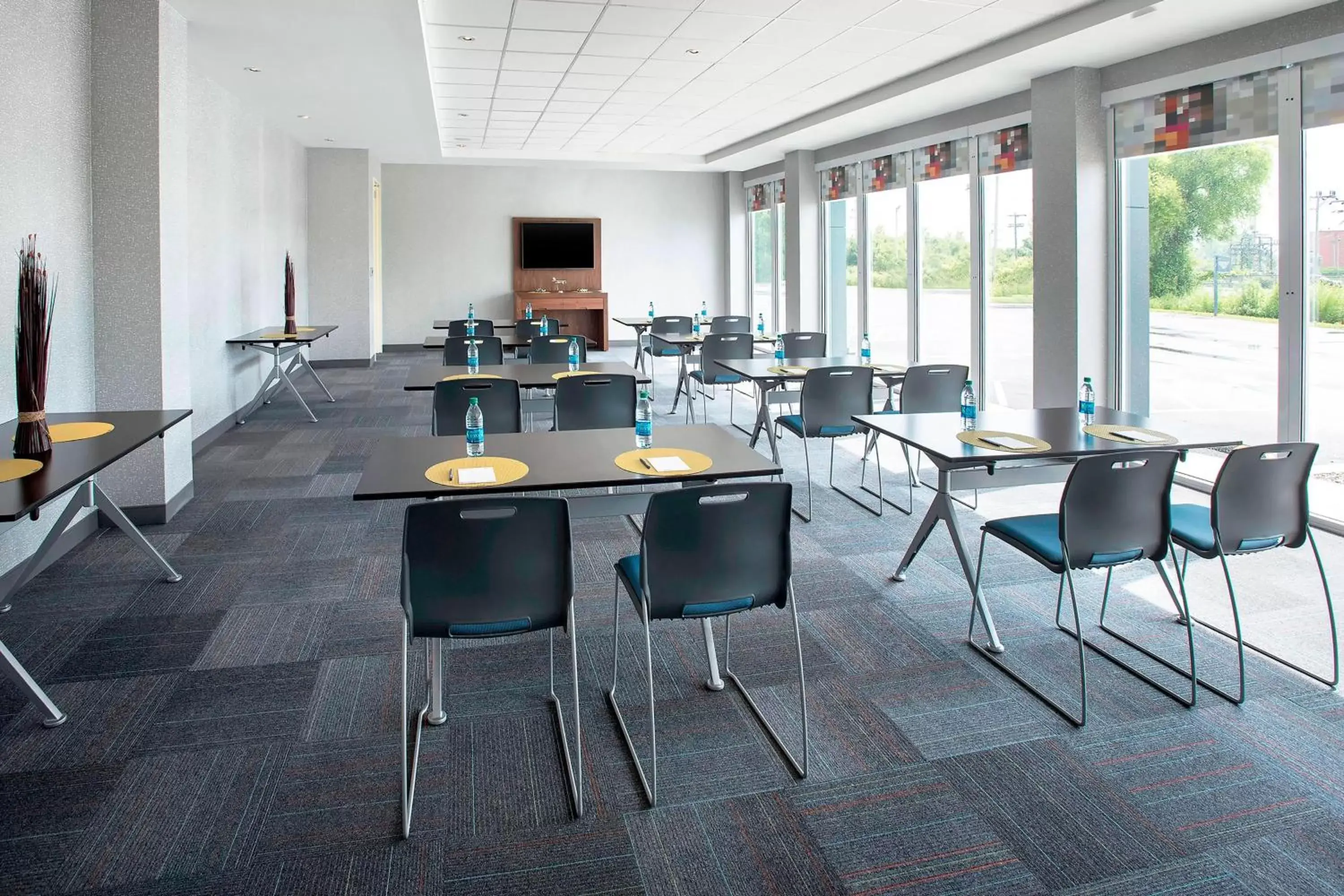 Meeting/conference room in Aloft Buffalo Airport