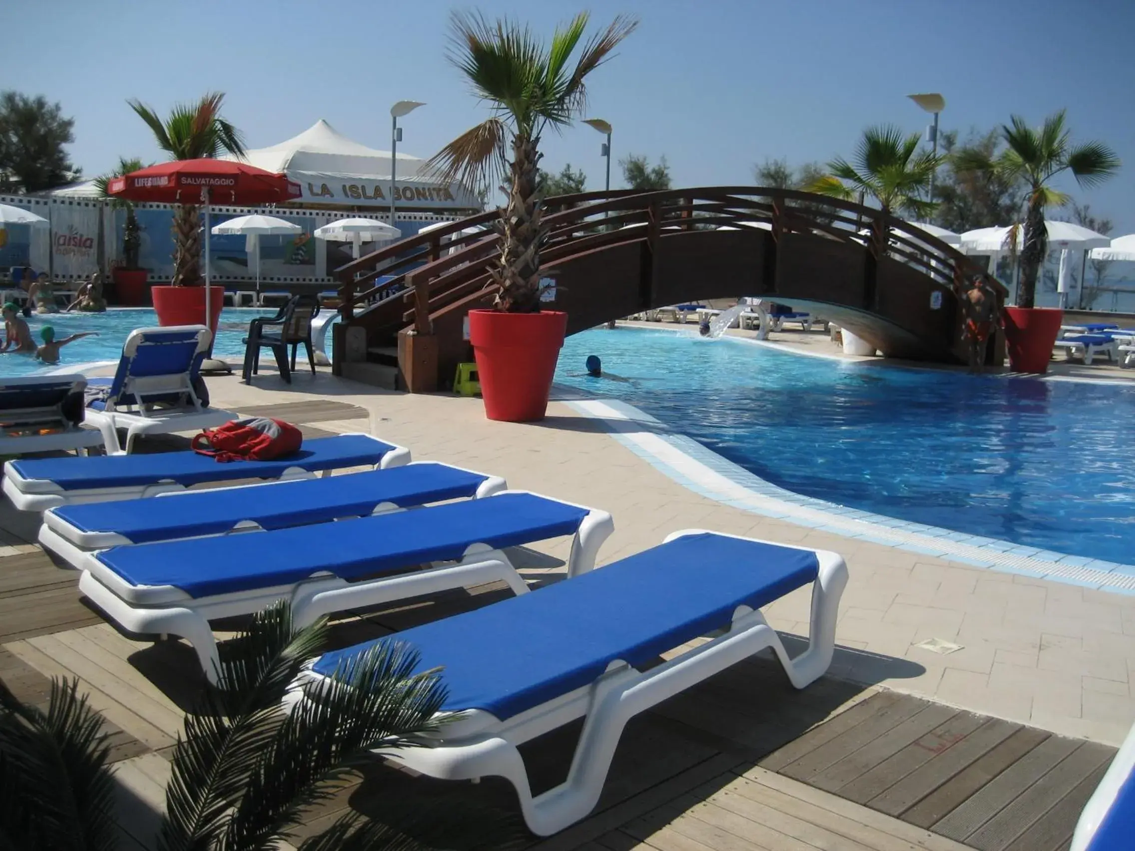 Balcony/Terrace, Swimming Pool in La Isla Resort