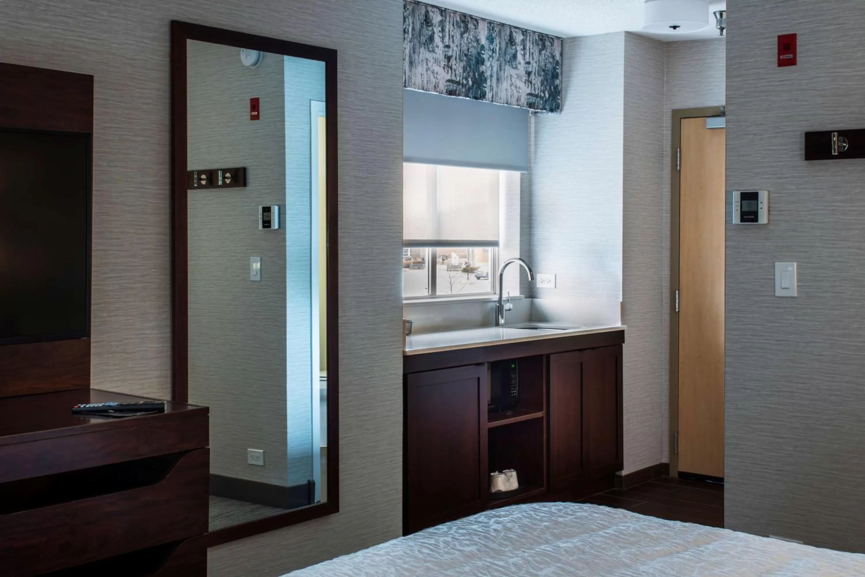 Photo of the whole room, Bed in Hampton Inn & Suites Lincolnshire