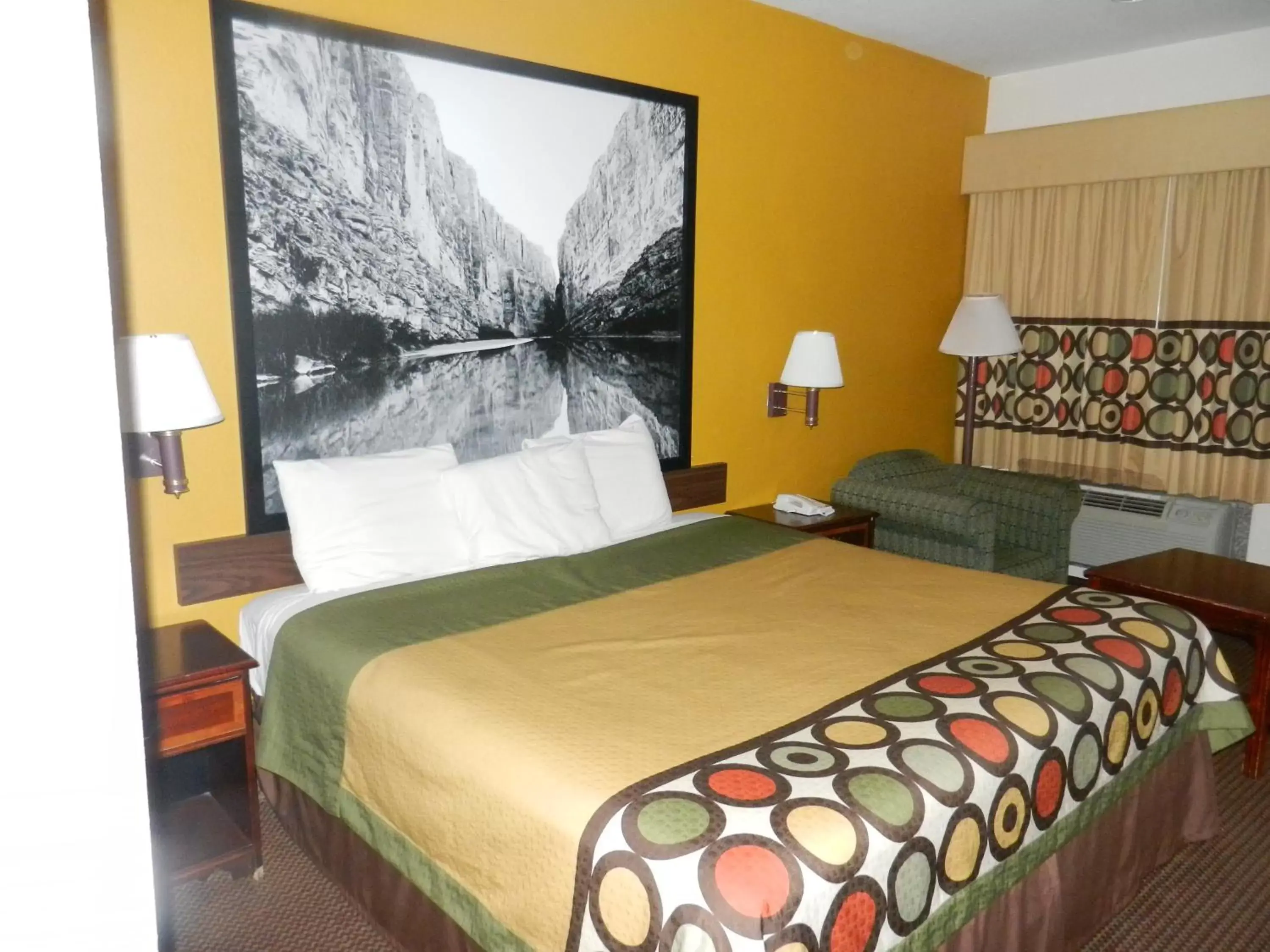Bed in Super 8 by Wyndham Humble - Atascocita - FM 1960 I-69