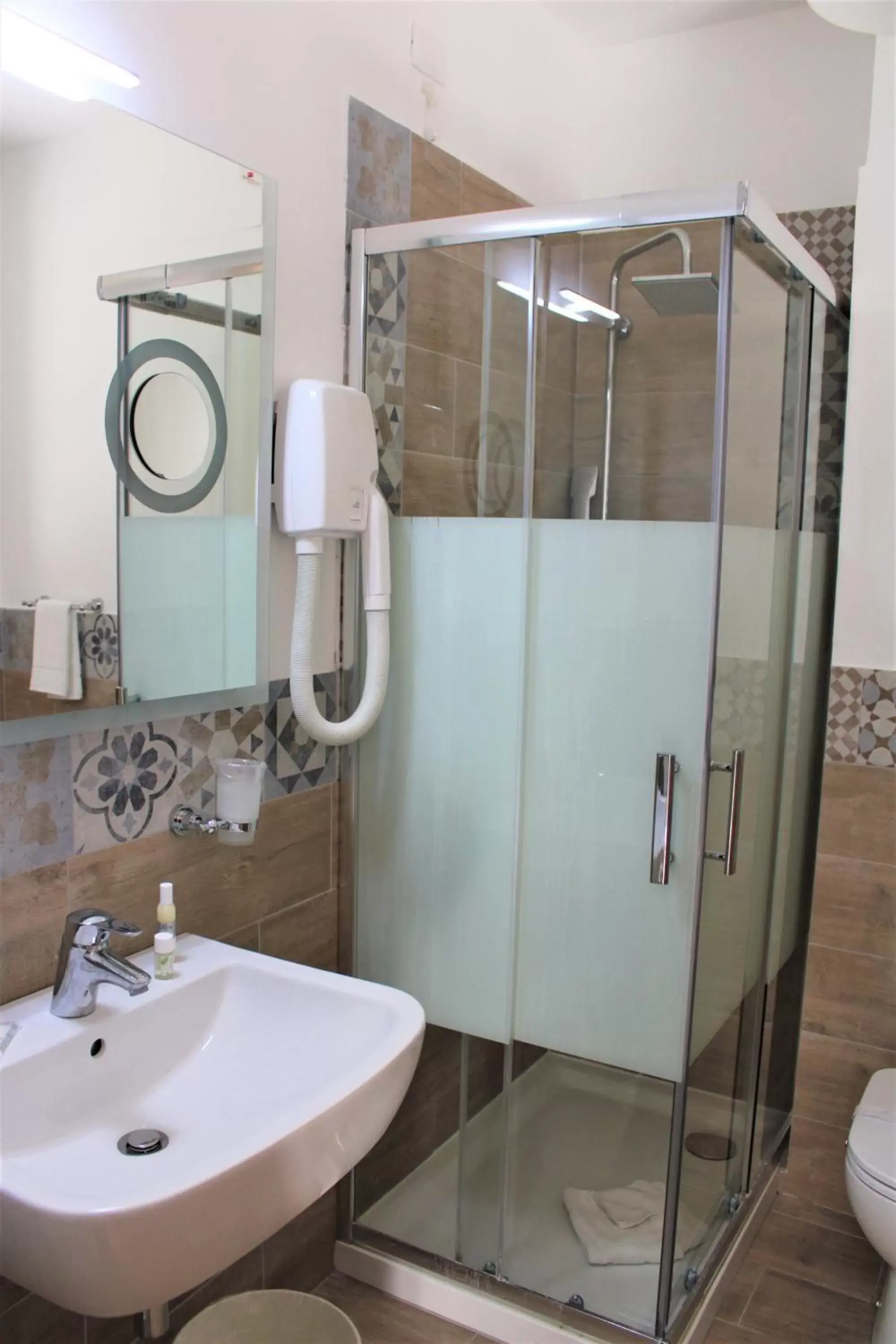 Bathroom in Casena Dei Colli, Sure Hotel Collection By Best Western