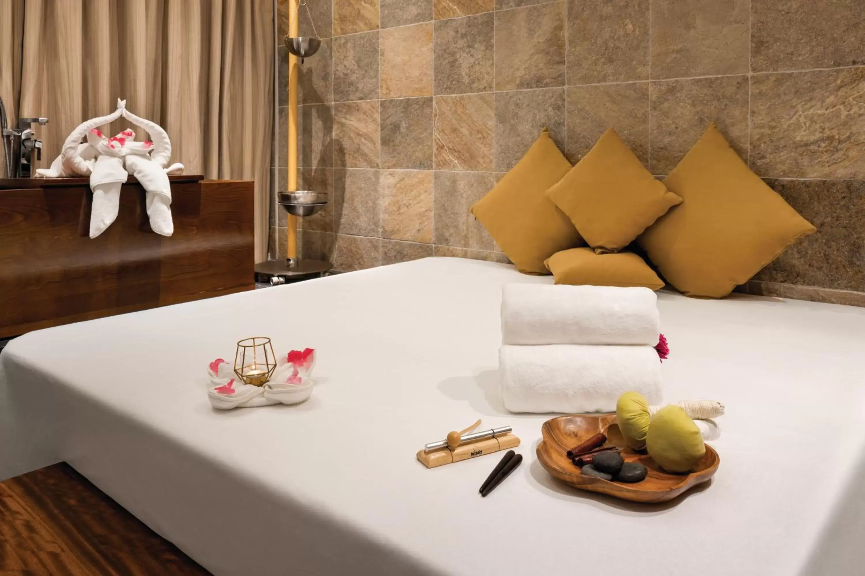 Spa and wellness centre/facilities, Bed in Wyndham Doha West Bay