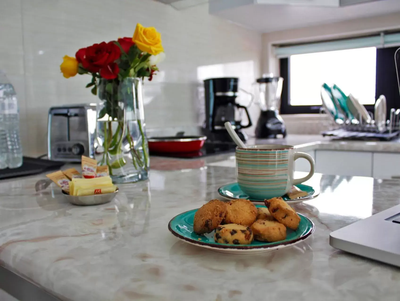 Coffee/tea facilities in Grand Gardenia